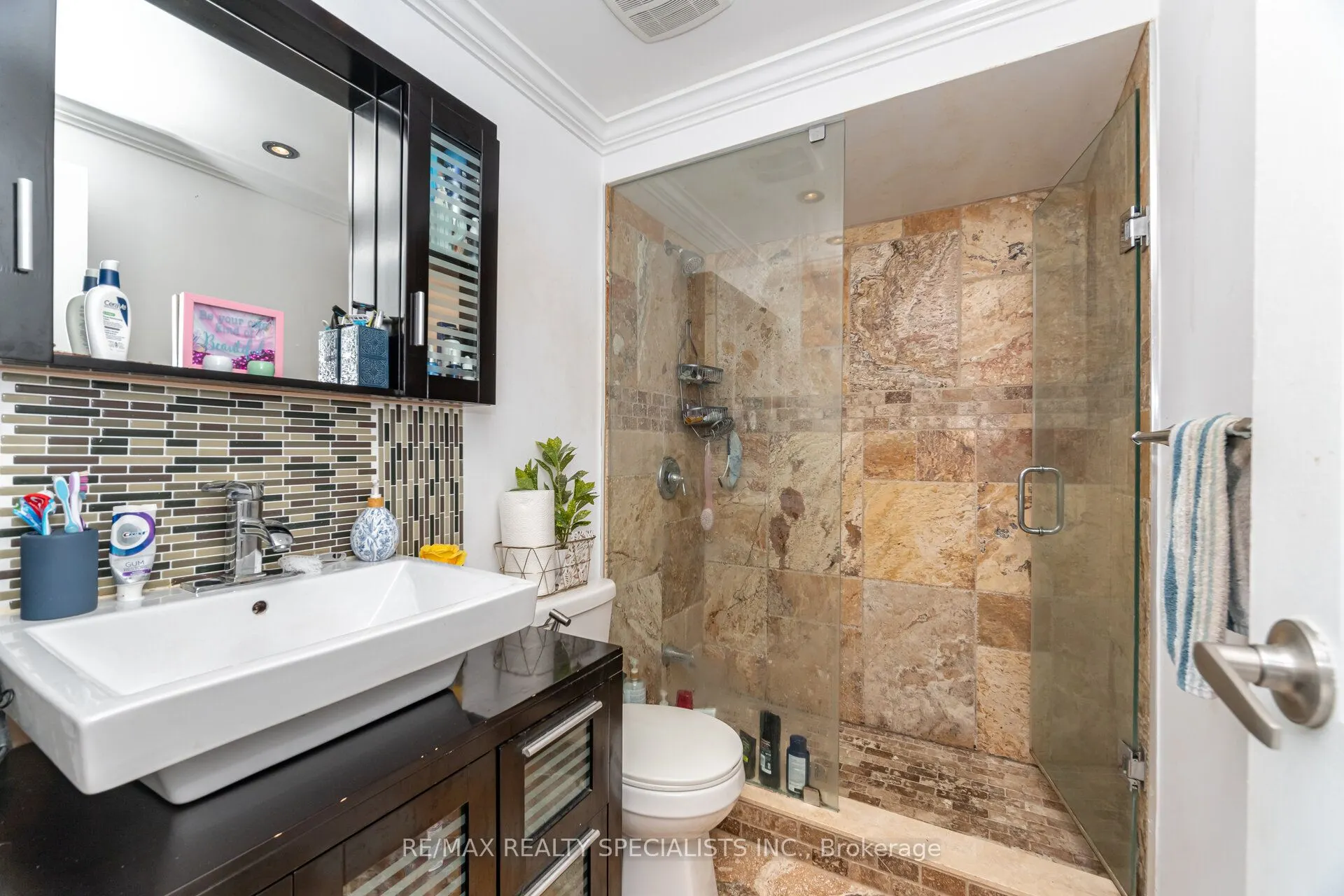 1463 Credit Woodlands Court