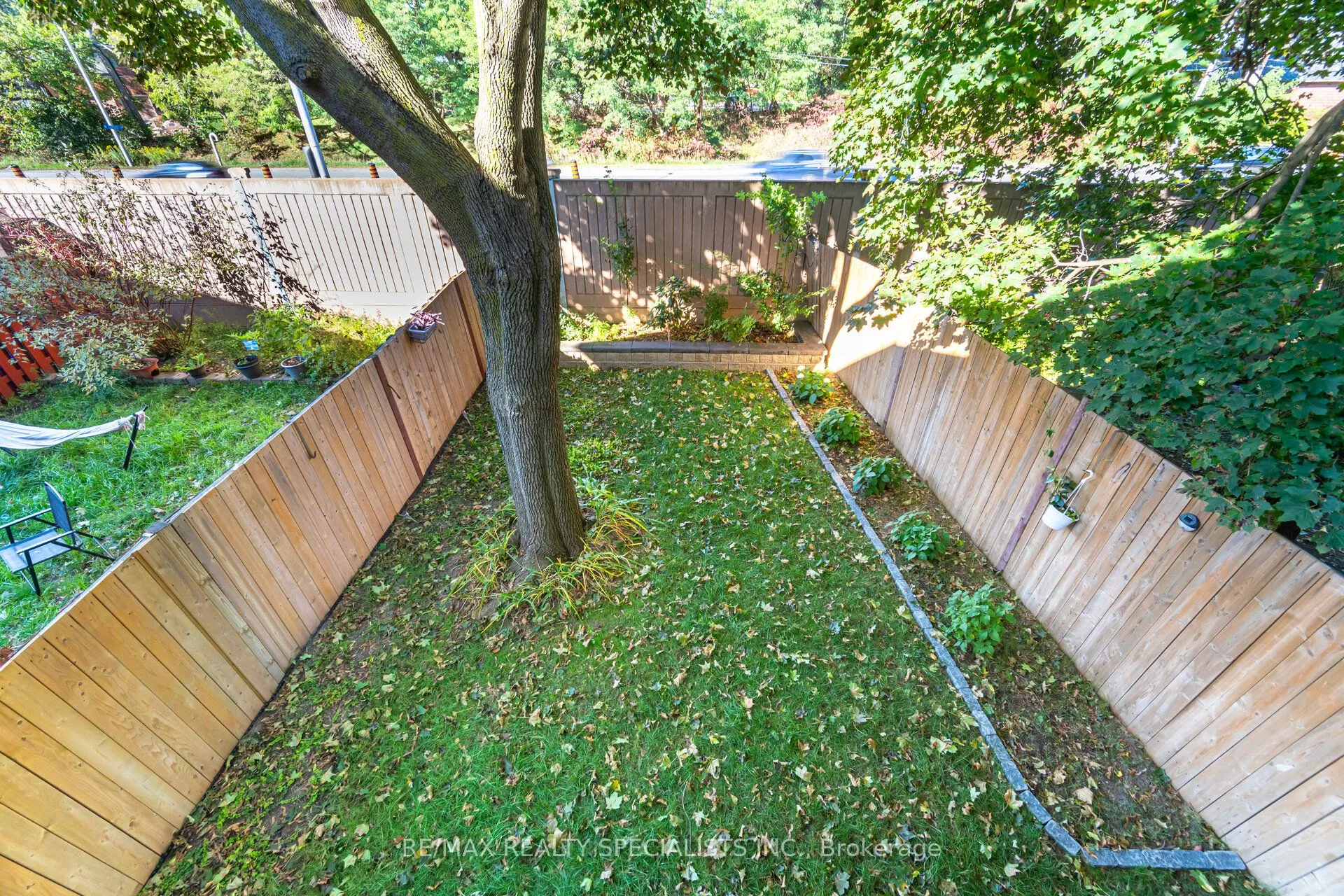 1463 Credit Woodlands Court