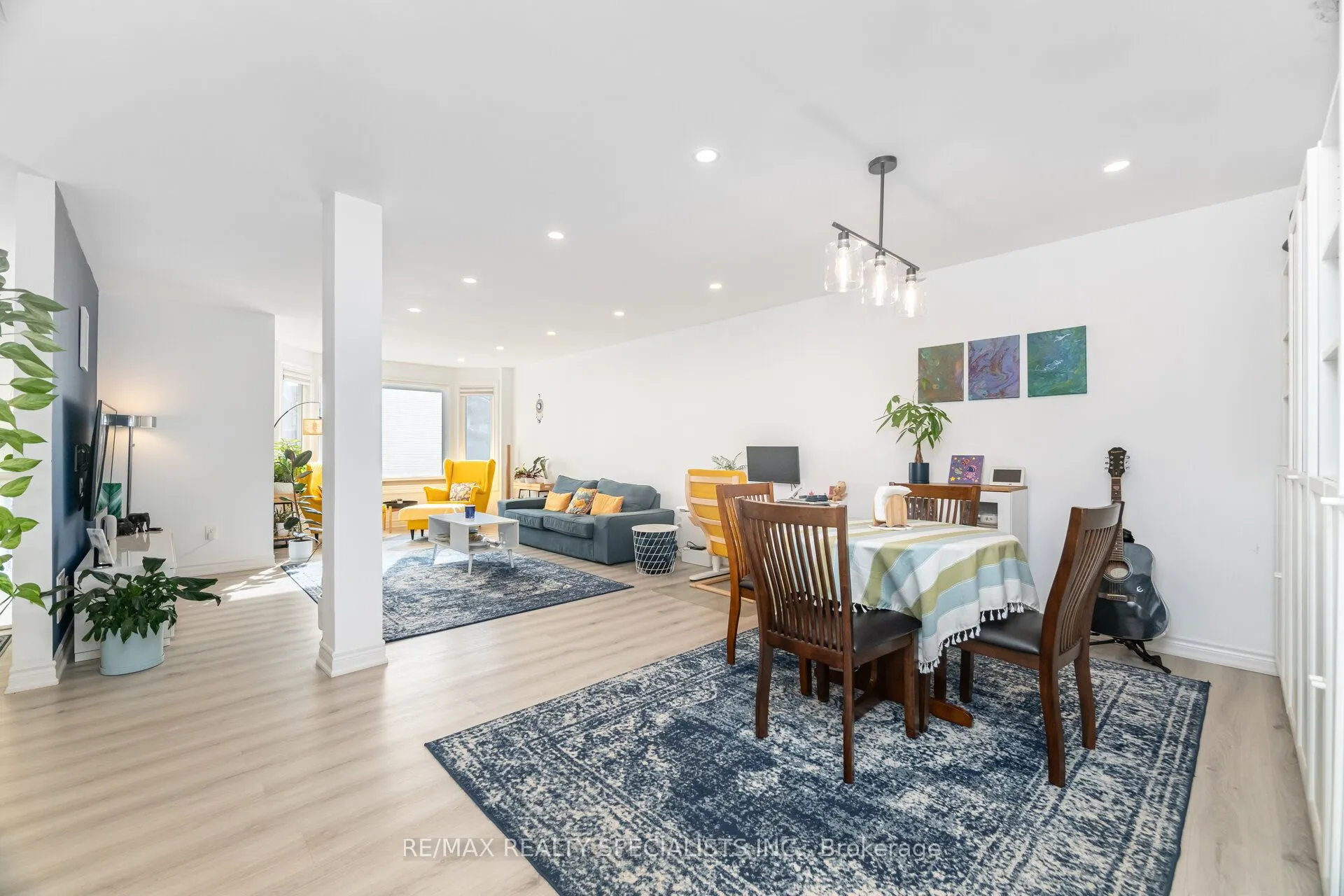 1463 Credit Woodlands Court