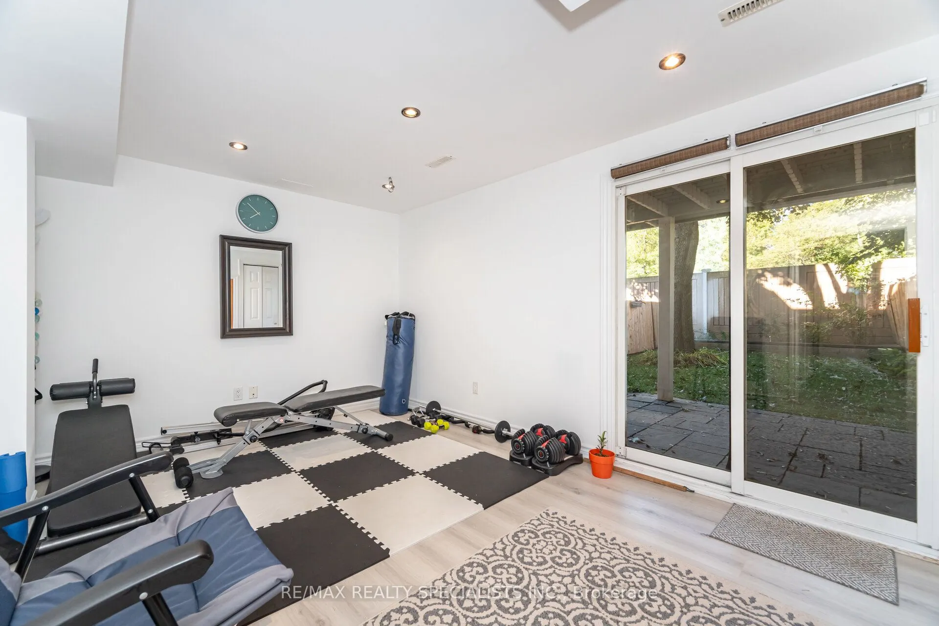 1463 Credit Woodlands Court