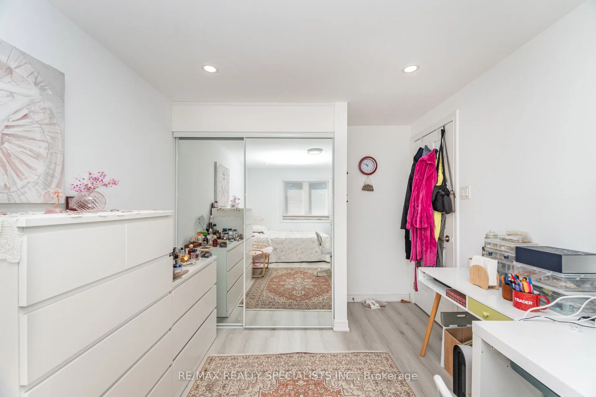 1463 Credit Woodlands Court