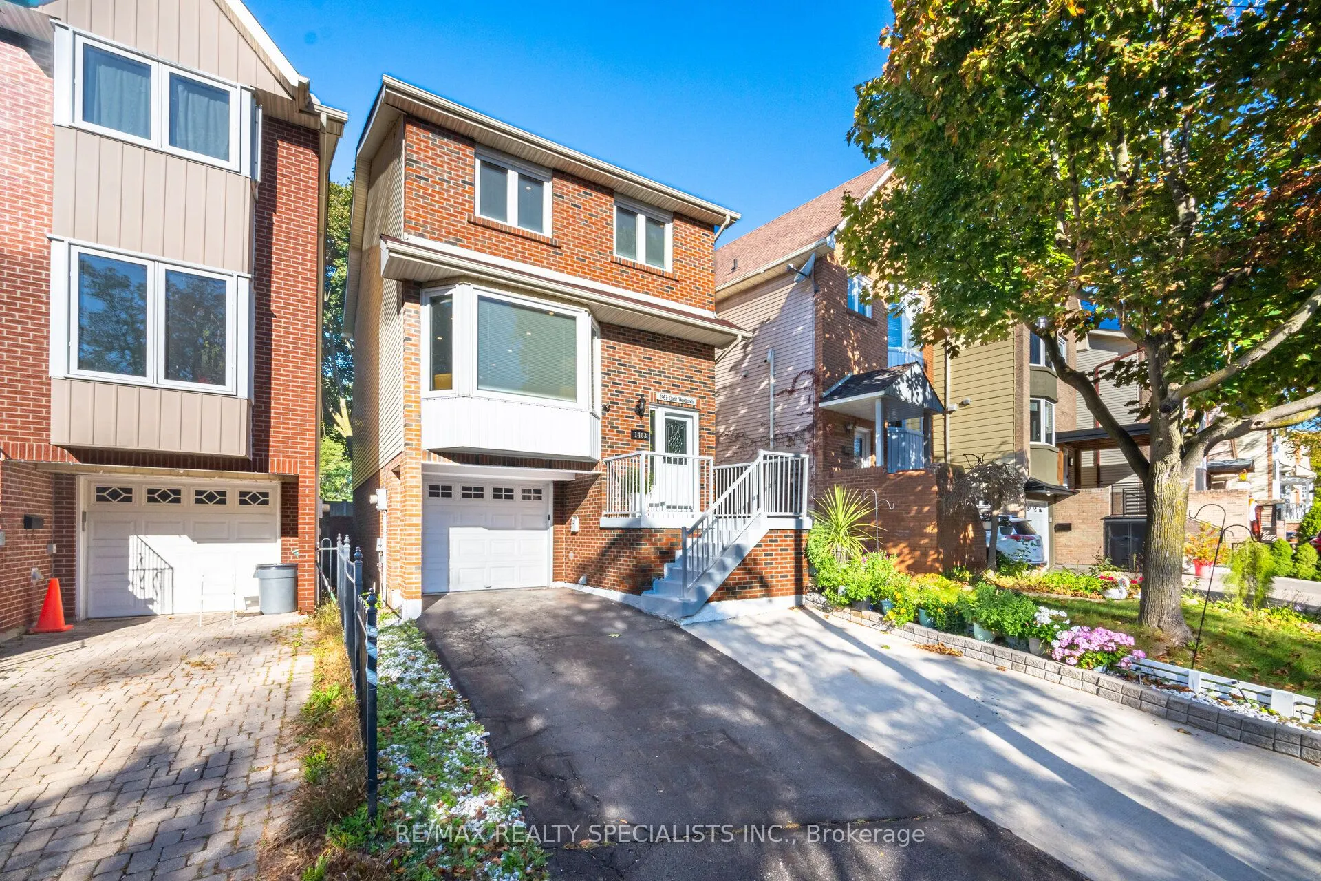 1463 Credit Woodlands Court