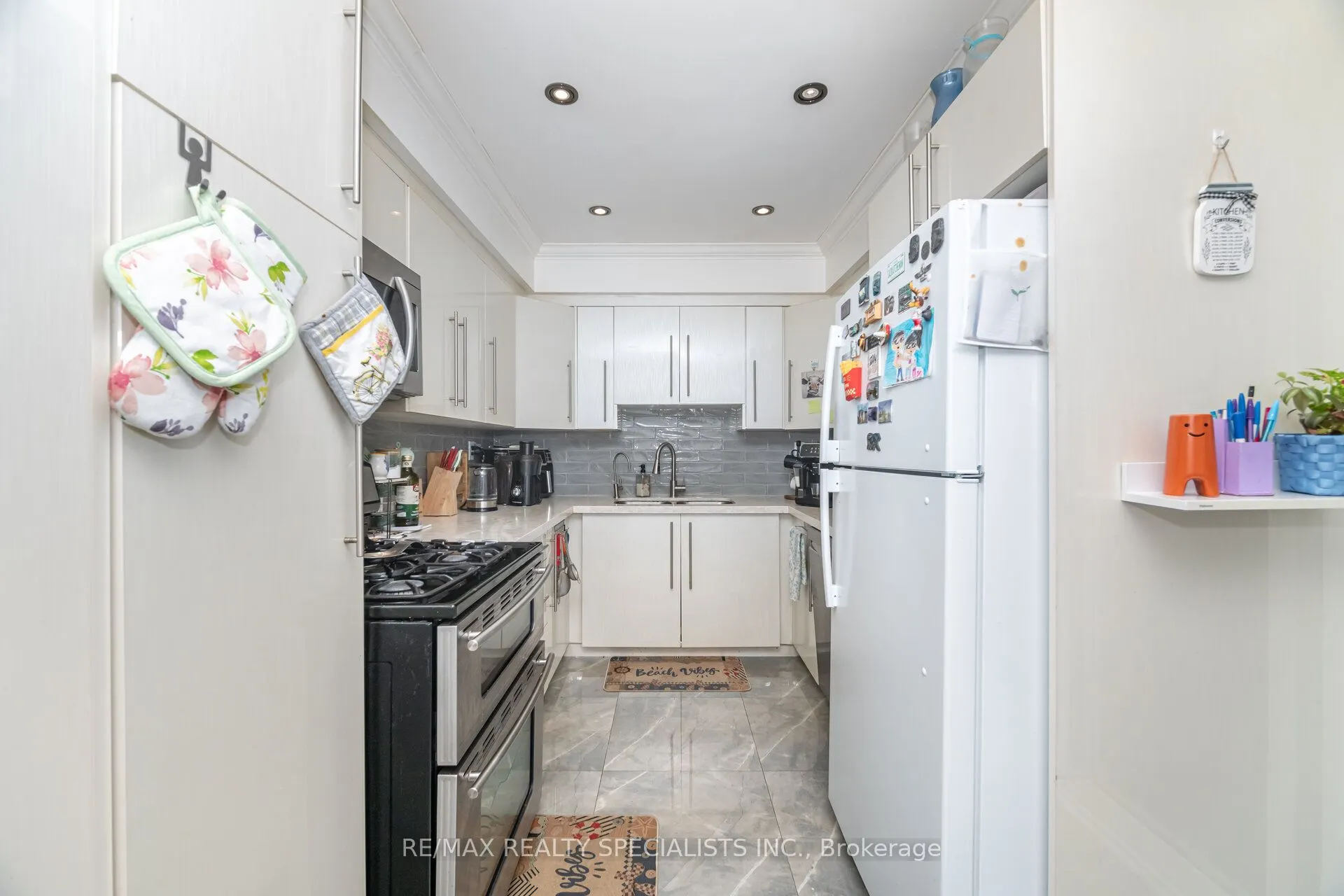 1463 Credit Woodlands Court