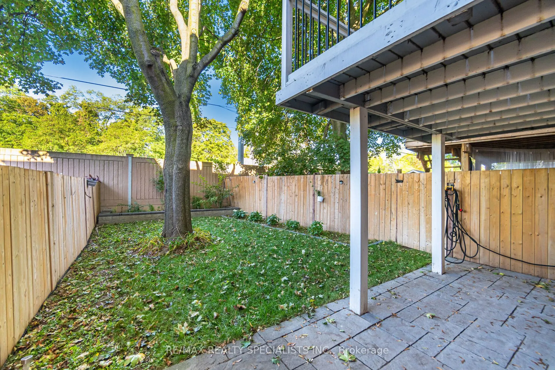 1463 Credit Woodlands Court