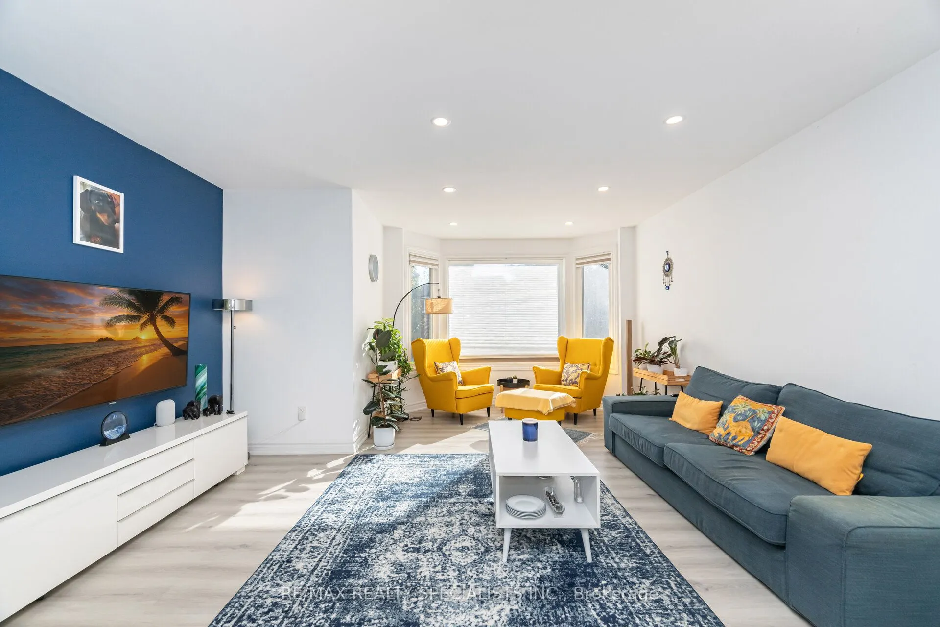 1463 Credit Woodlands Court