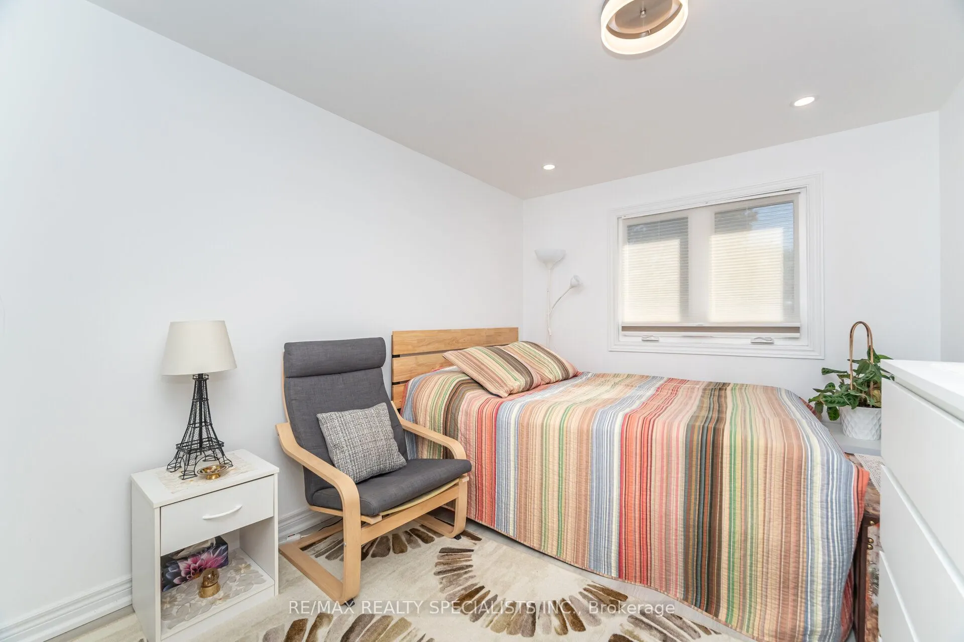 1463 Credit Woodlands Court
