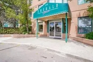 916 - 135 Hillcrest Avenue, #916