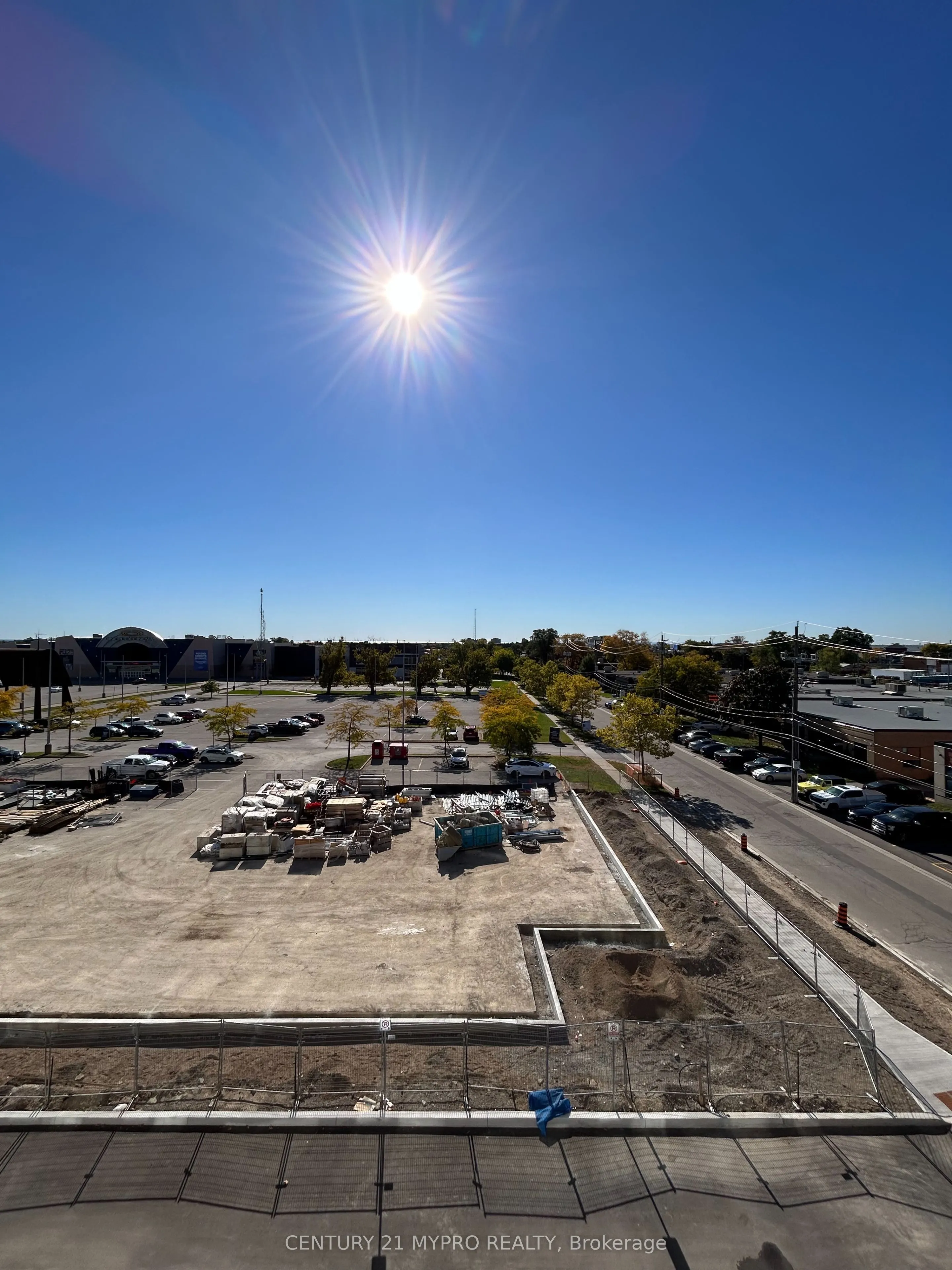 1037 The Queensway, #311