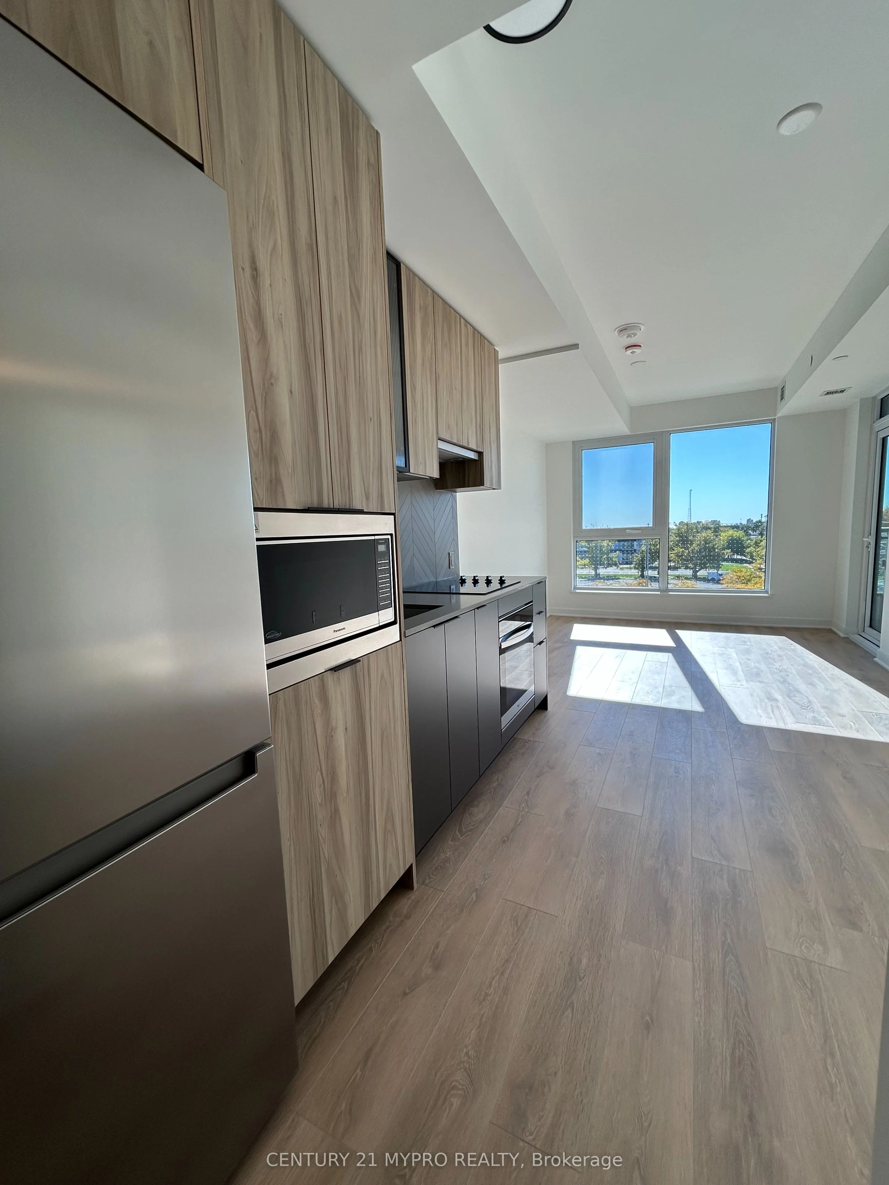 1037 The Queensway, #311