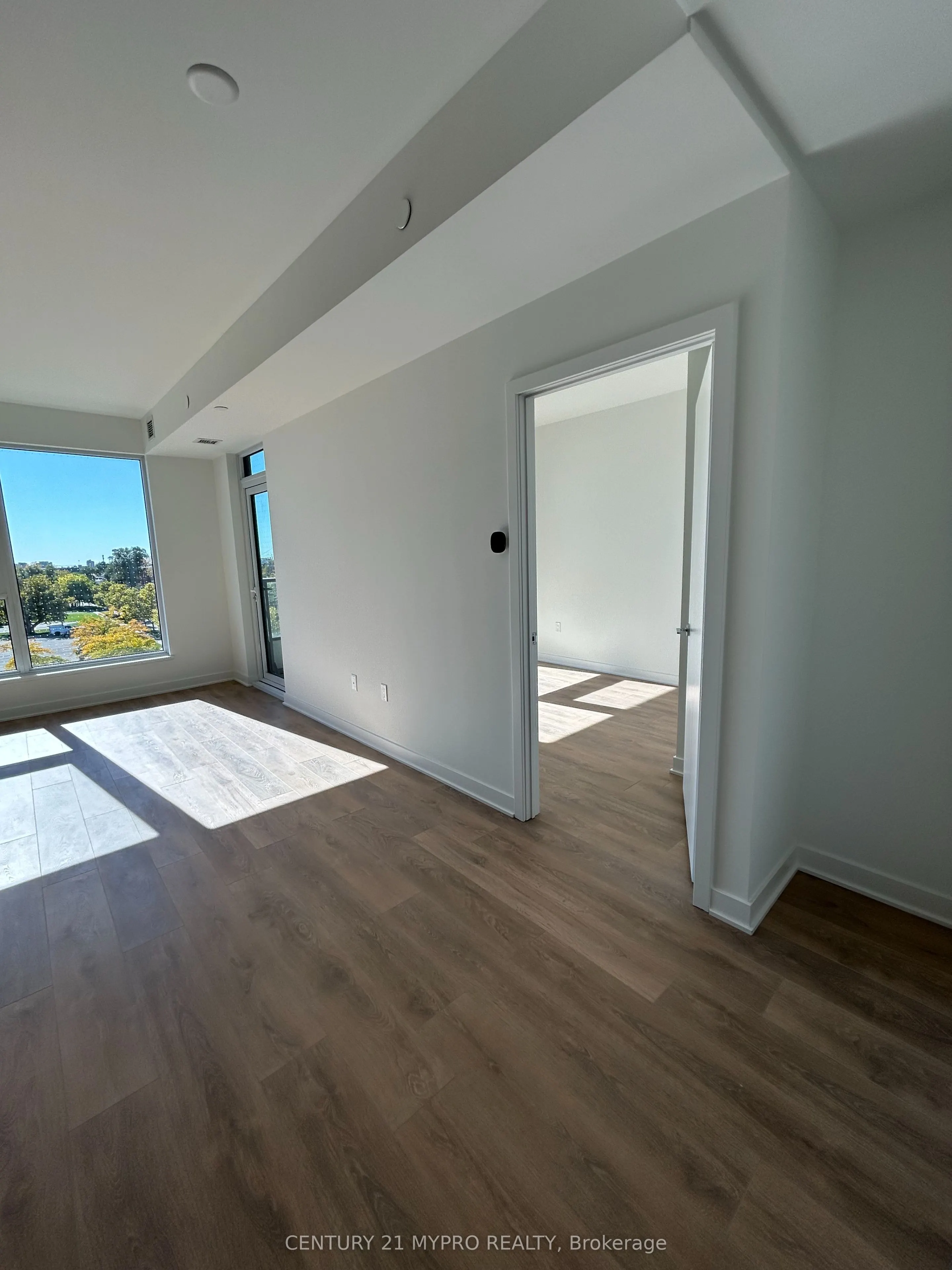 1037 The Queensway, #311