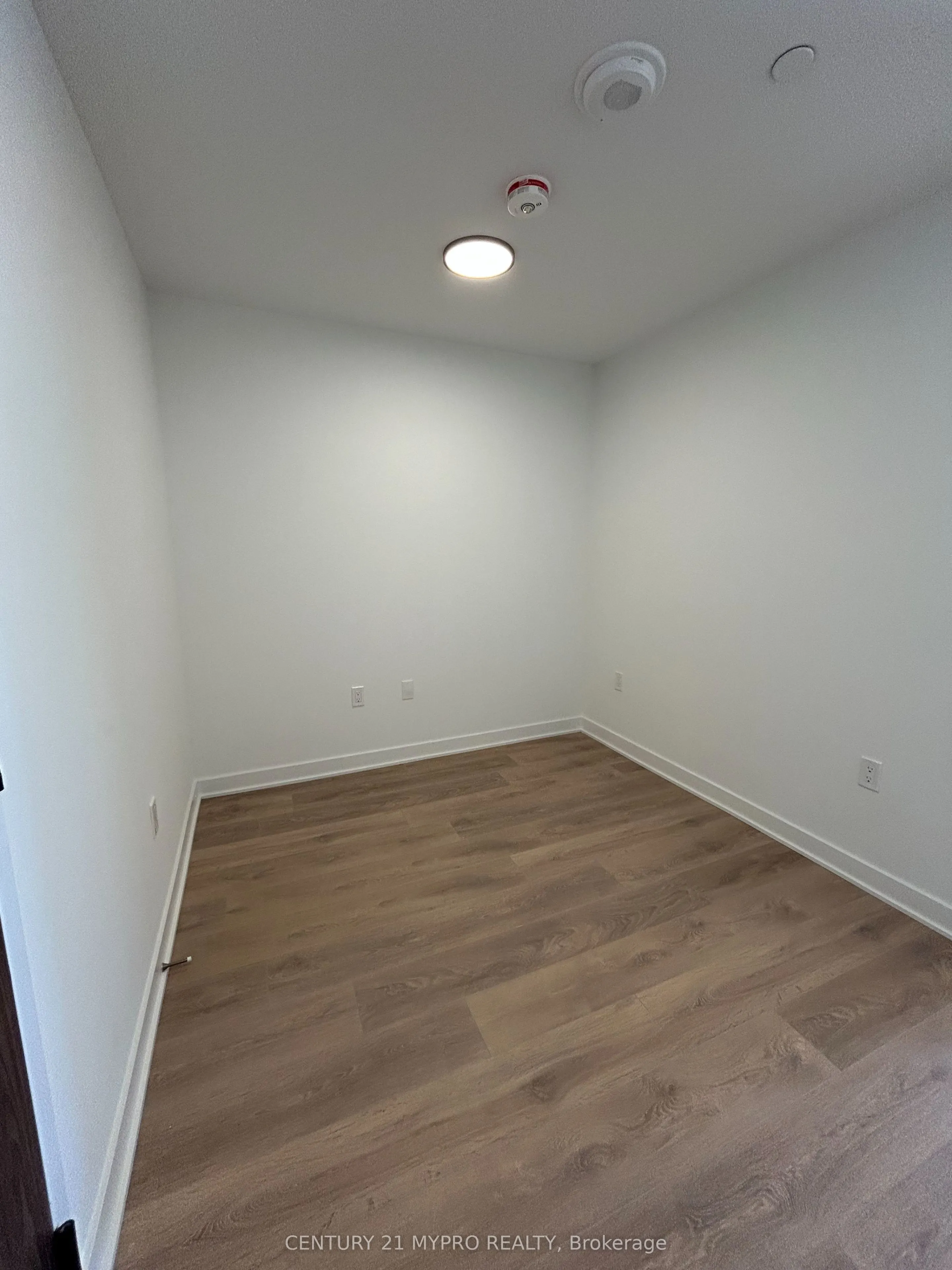1037 The Queensway, #311