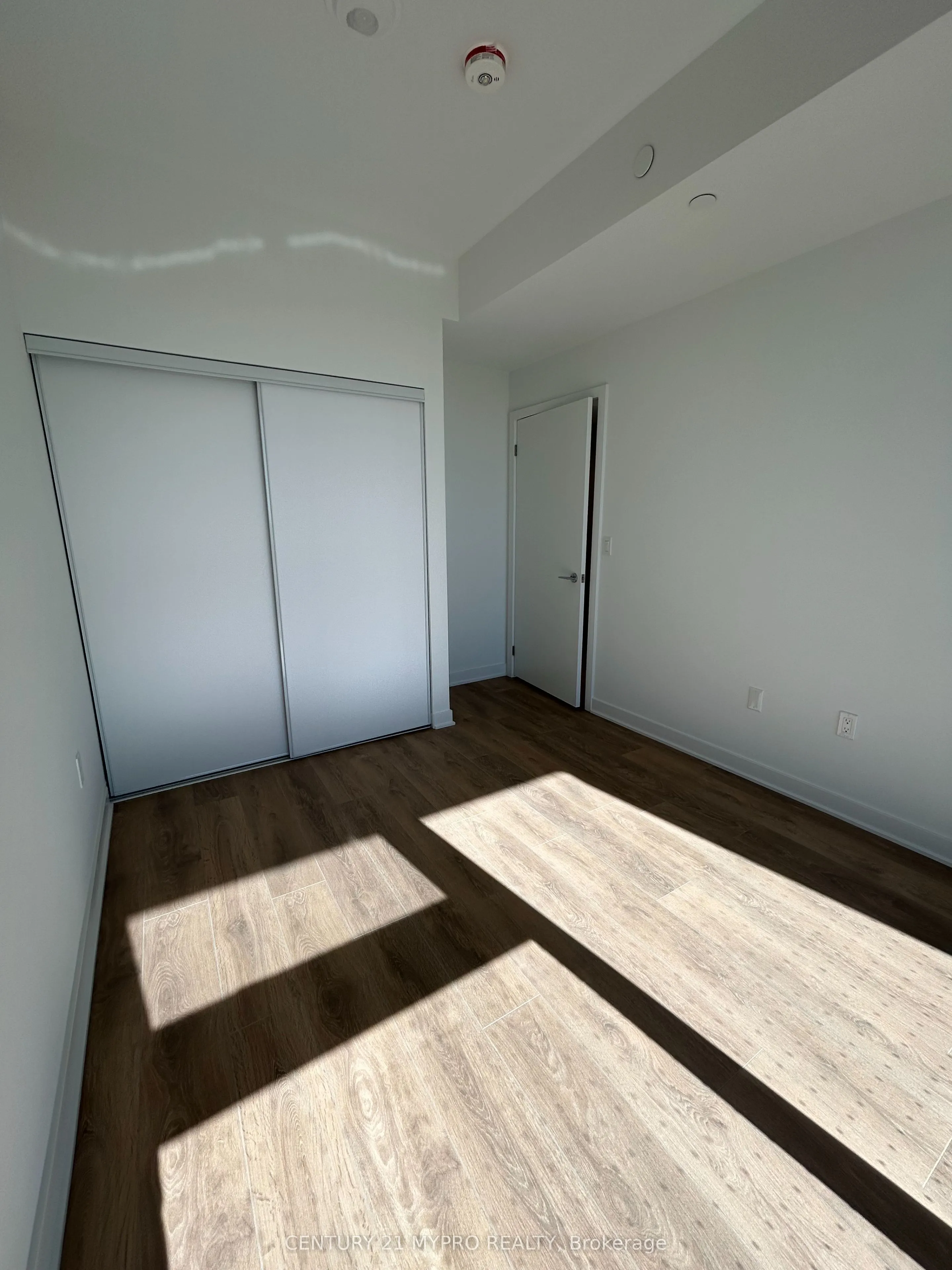 1037 The Queensway, #311