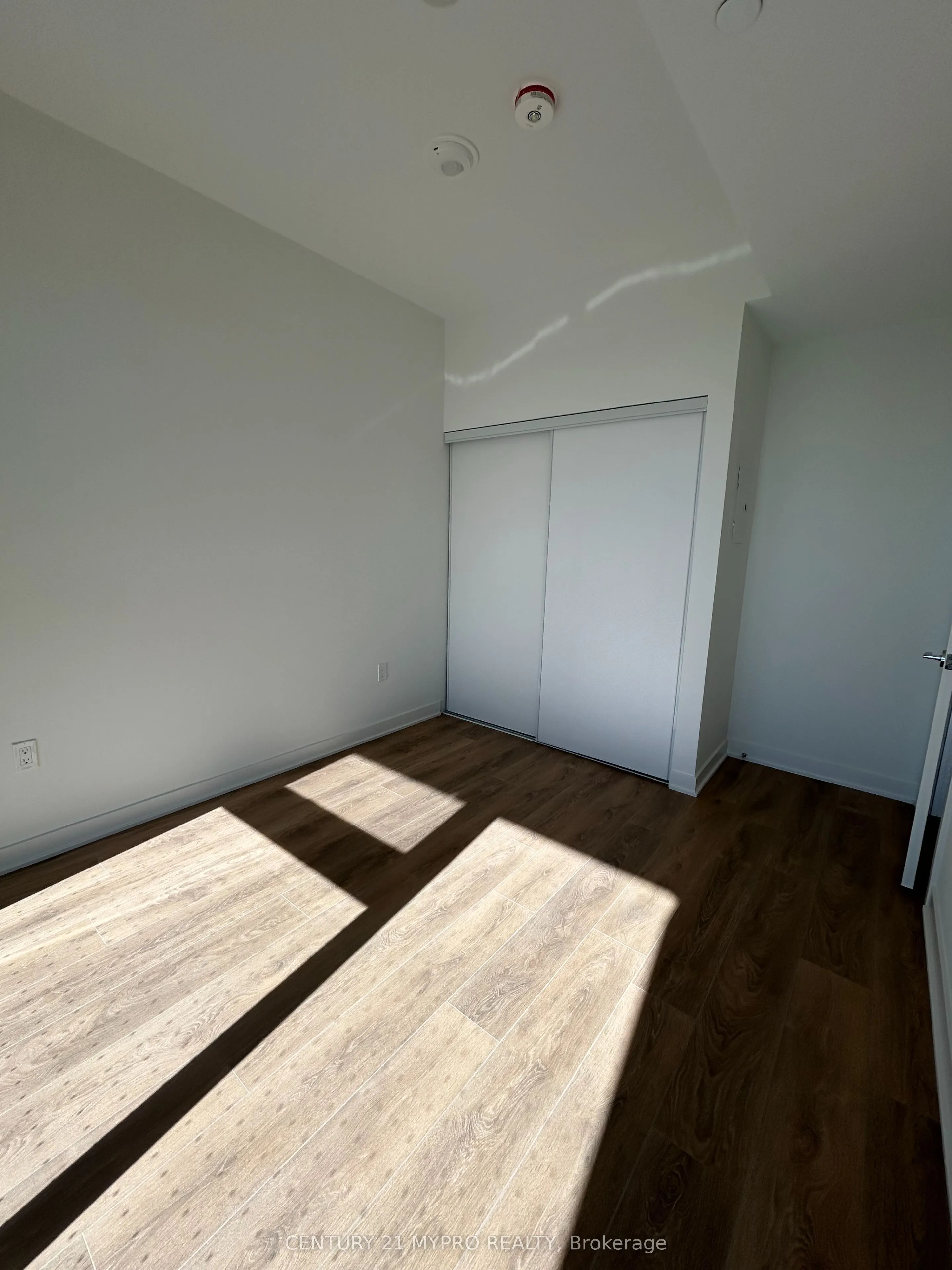 1037 The Queensway, #311