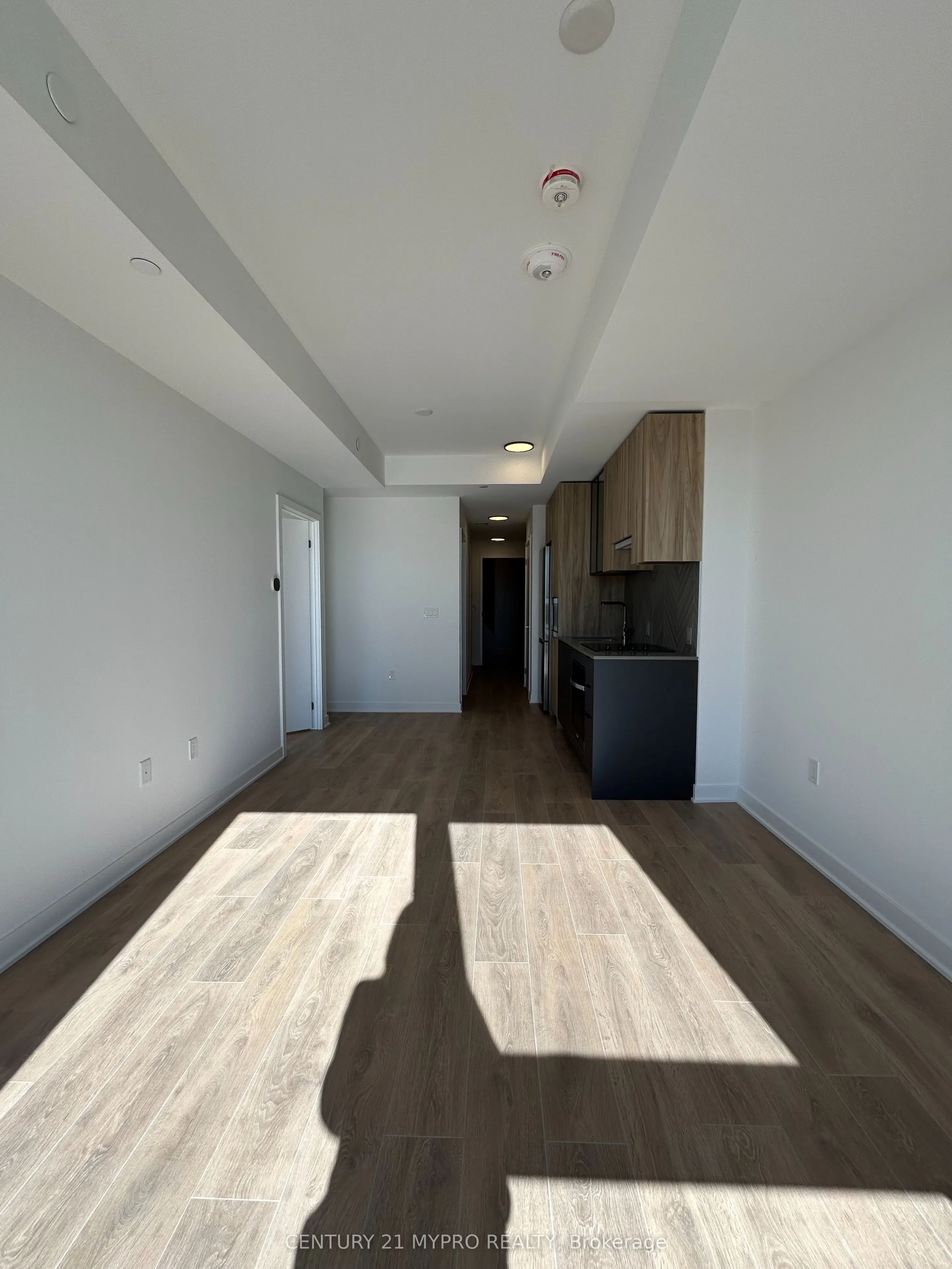 1037 The Queensway, #311