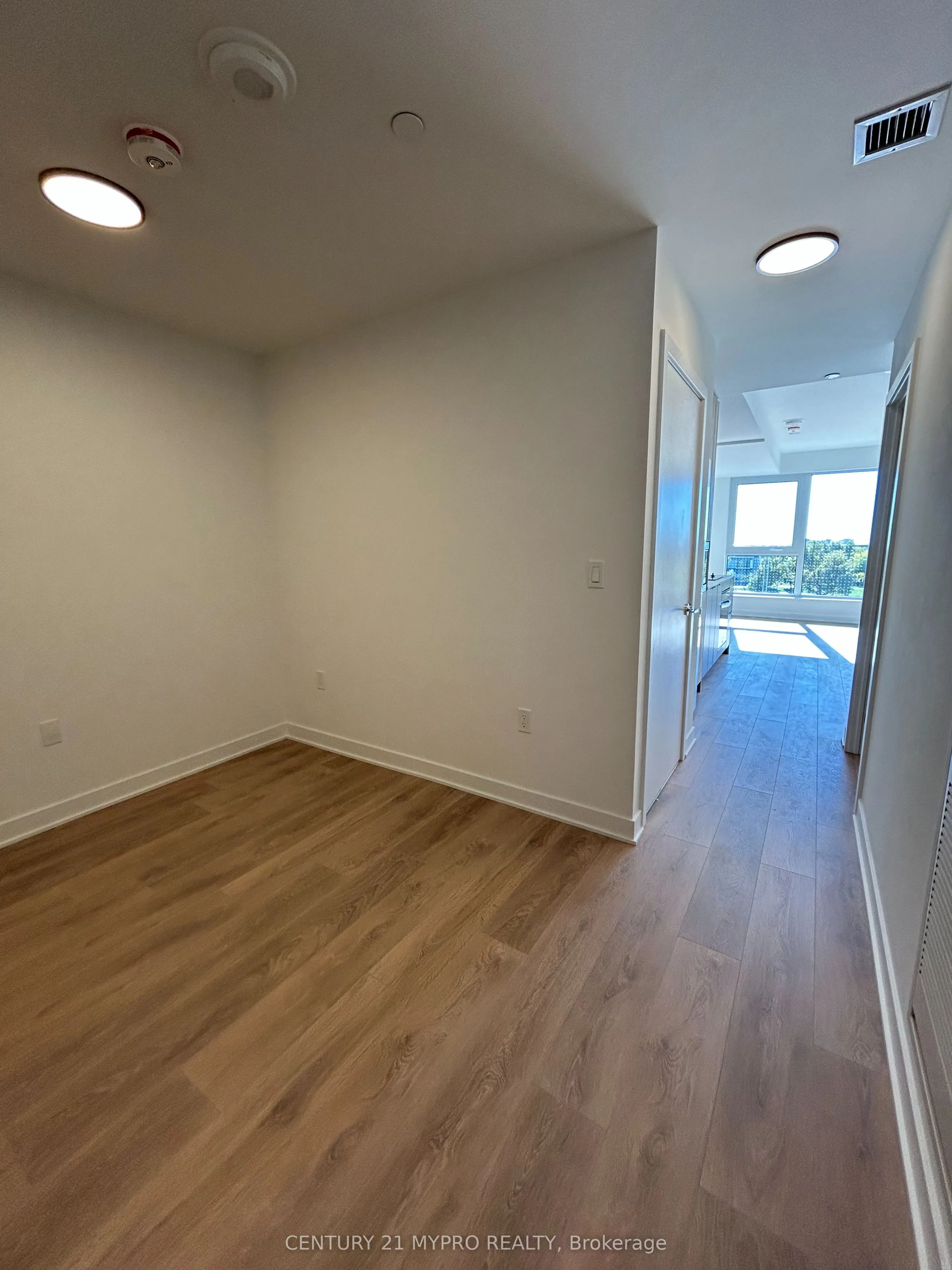1037 The Queensway, #311