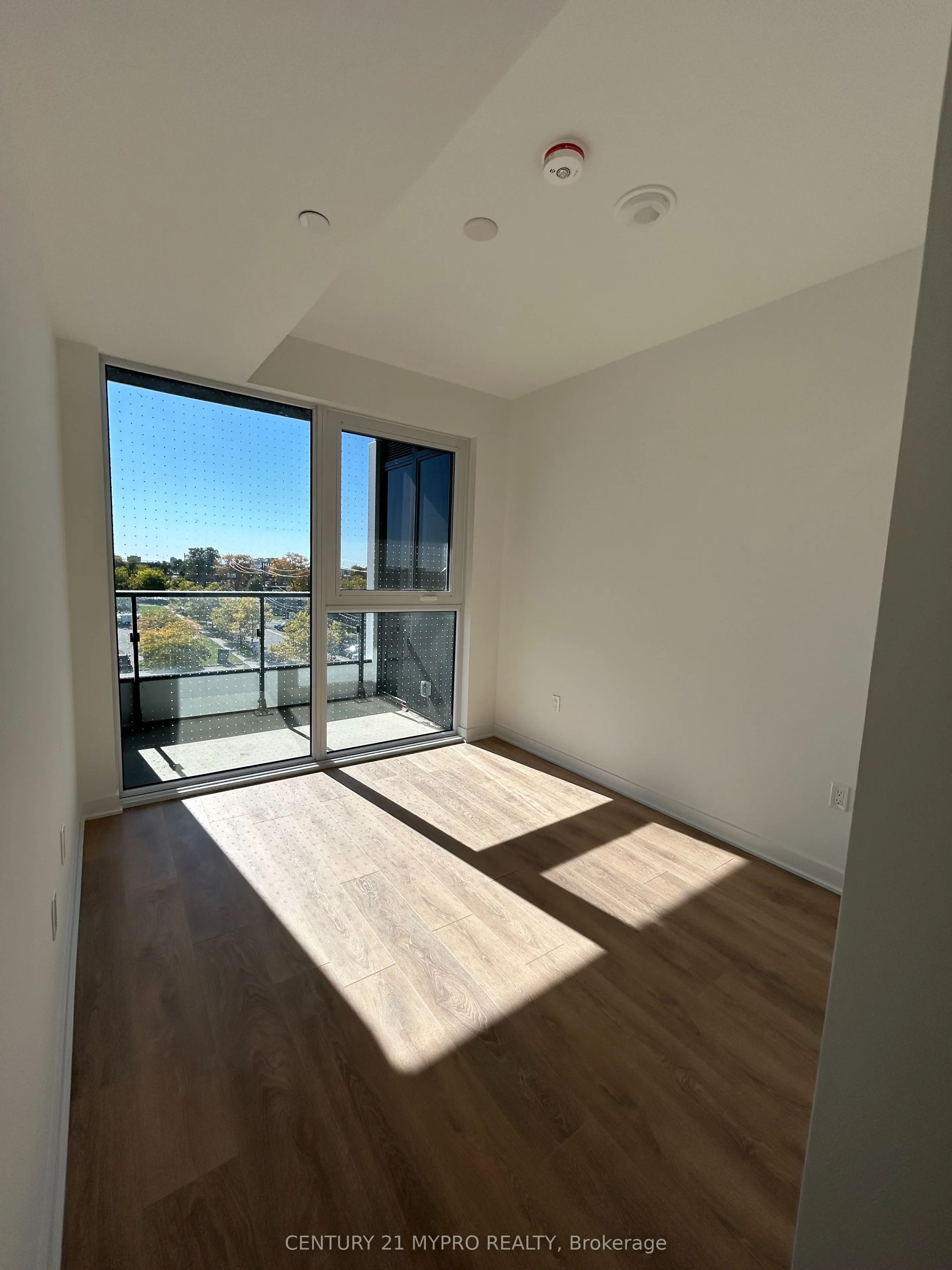 1037 The Queensway, #311