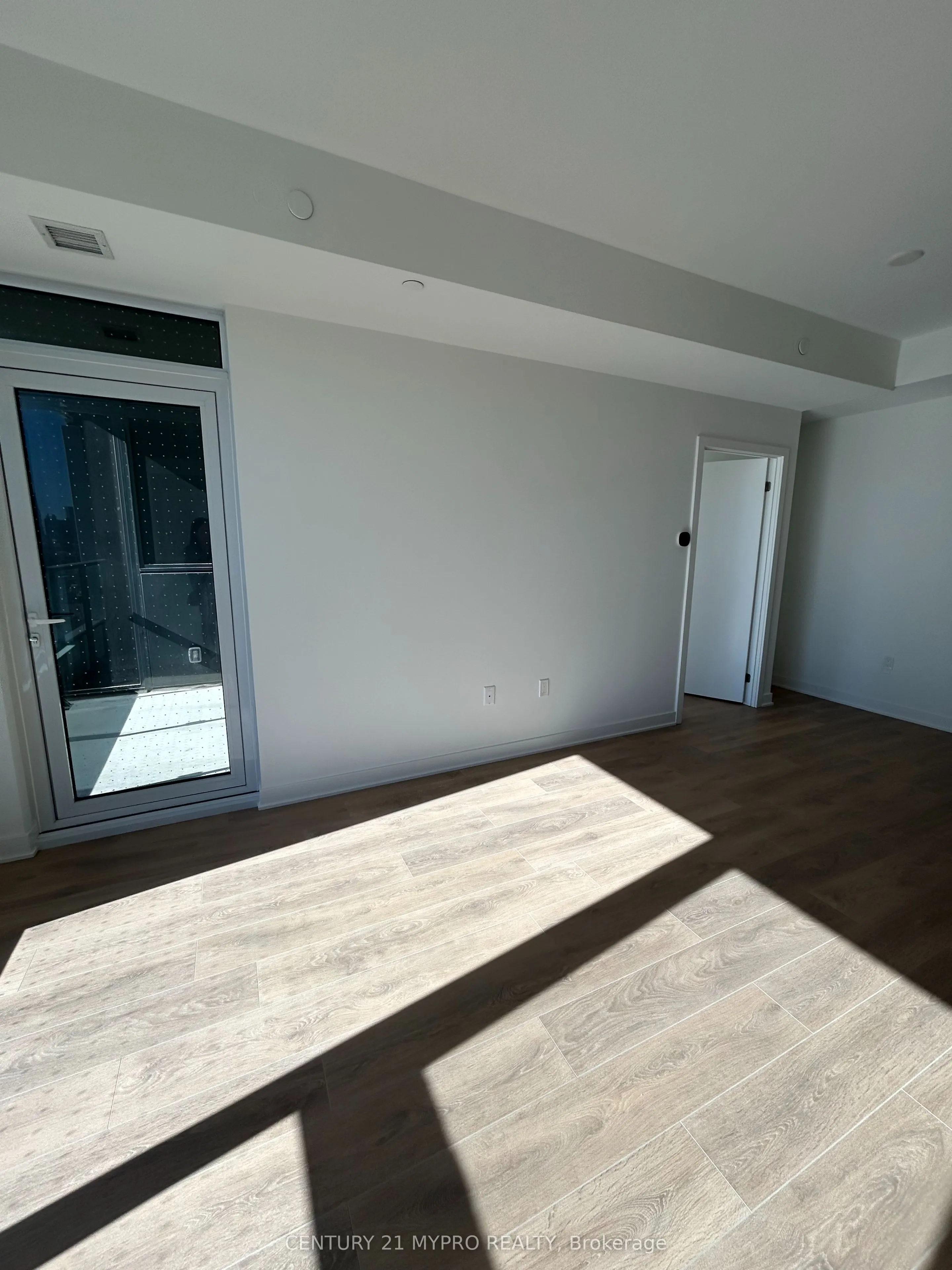 1037 The Queensway, #311