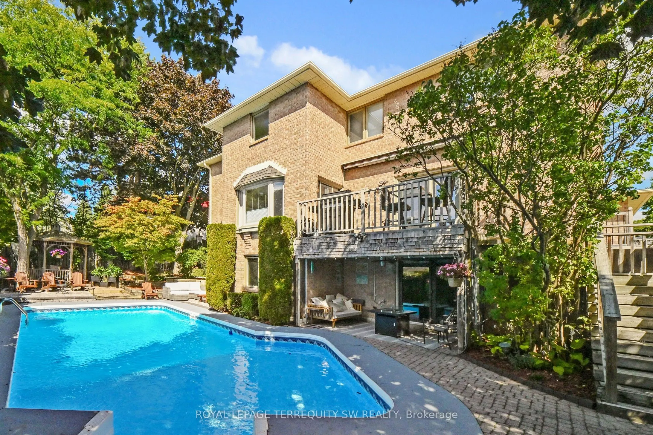 8 Chalmers Court