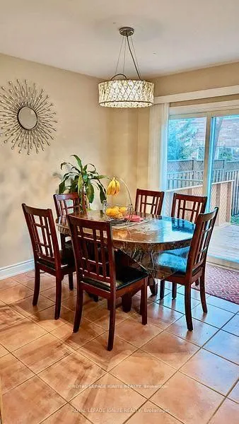 5952 Chalfont Crescent, #(Upper- Level)