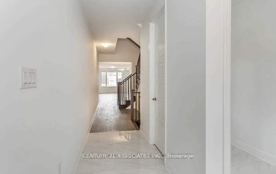 1271 Elderberry Crescent, #Upper