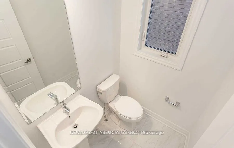 1271 Elderberry Crescent, #Upper