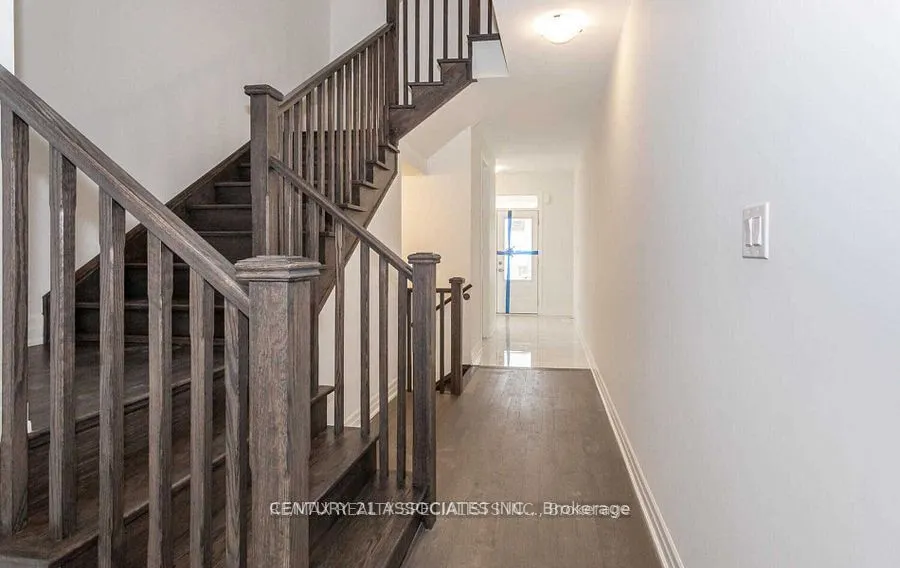 1271 Elderberry Crescent, #Upper