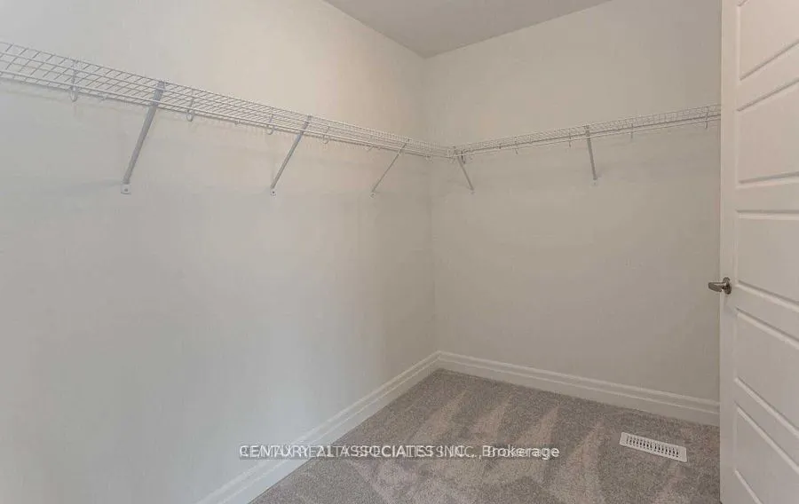 1271 Elderberry Crescent, #Upper