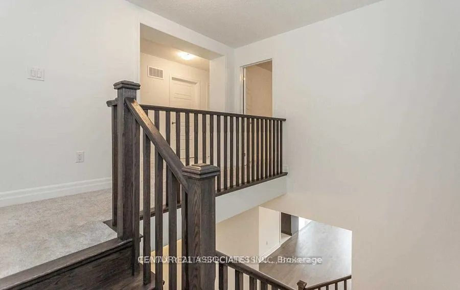 1271 Elderberry Crescent, #Upper