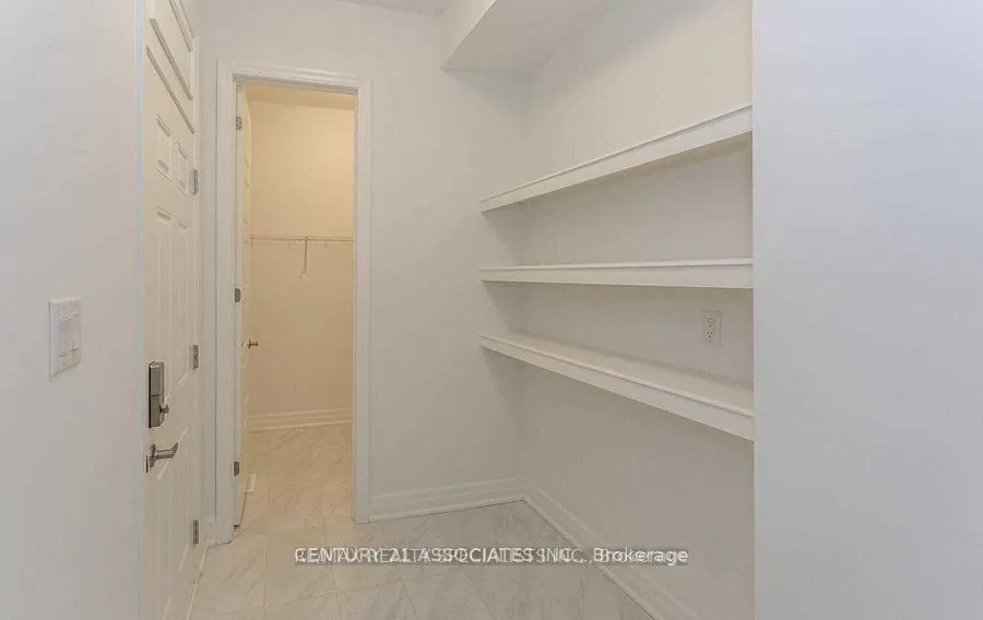 1271 Elderberry Crescent, #Upper