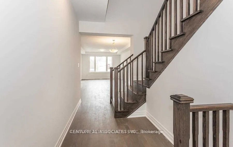 1271 Elderberry Crescent, #Upper