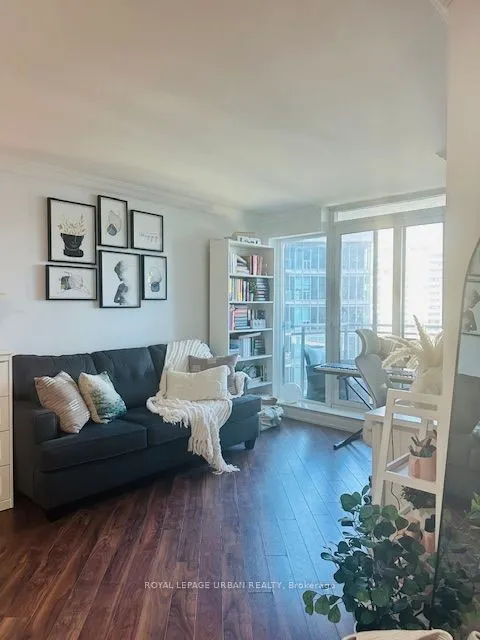 2121 Lake Shore Boulevard W, #1010