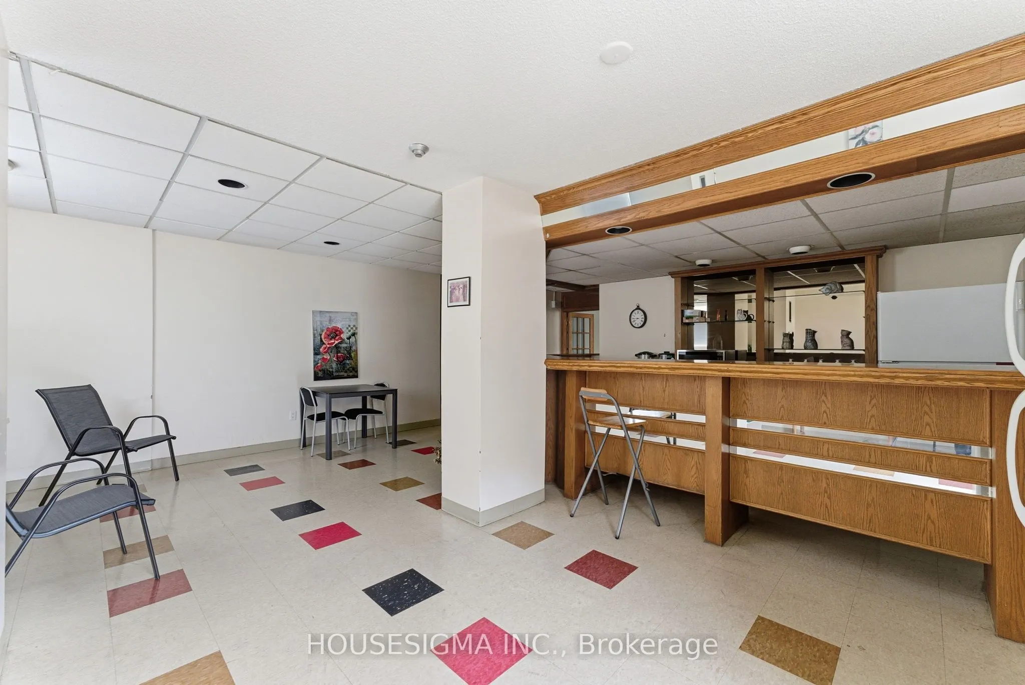 1535 Lakeshore Road E, #2006