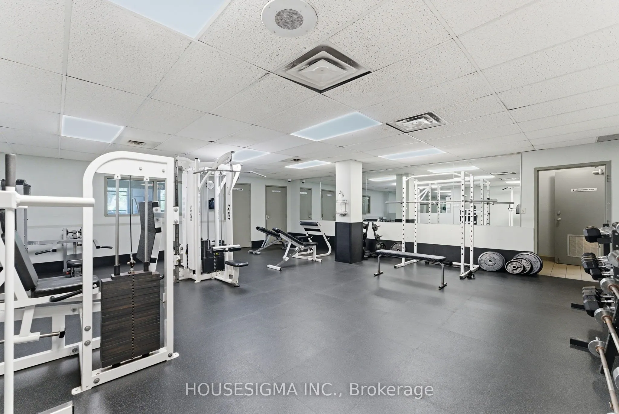 1535 Lakeshore Road E, #2006