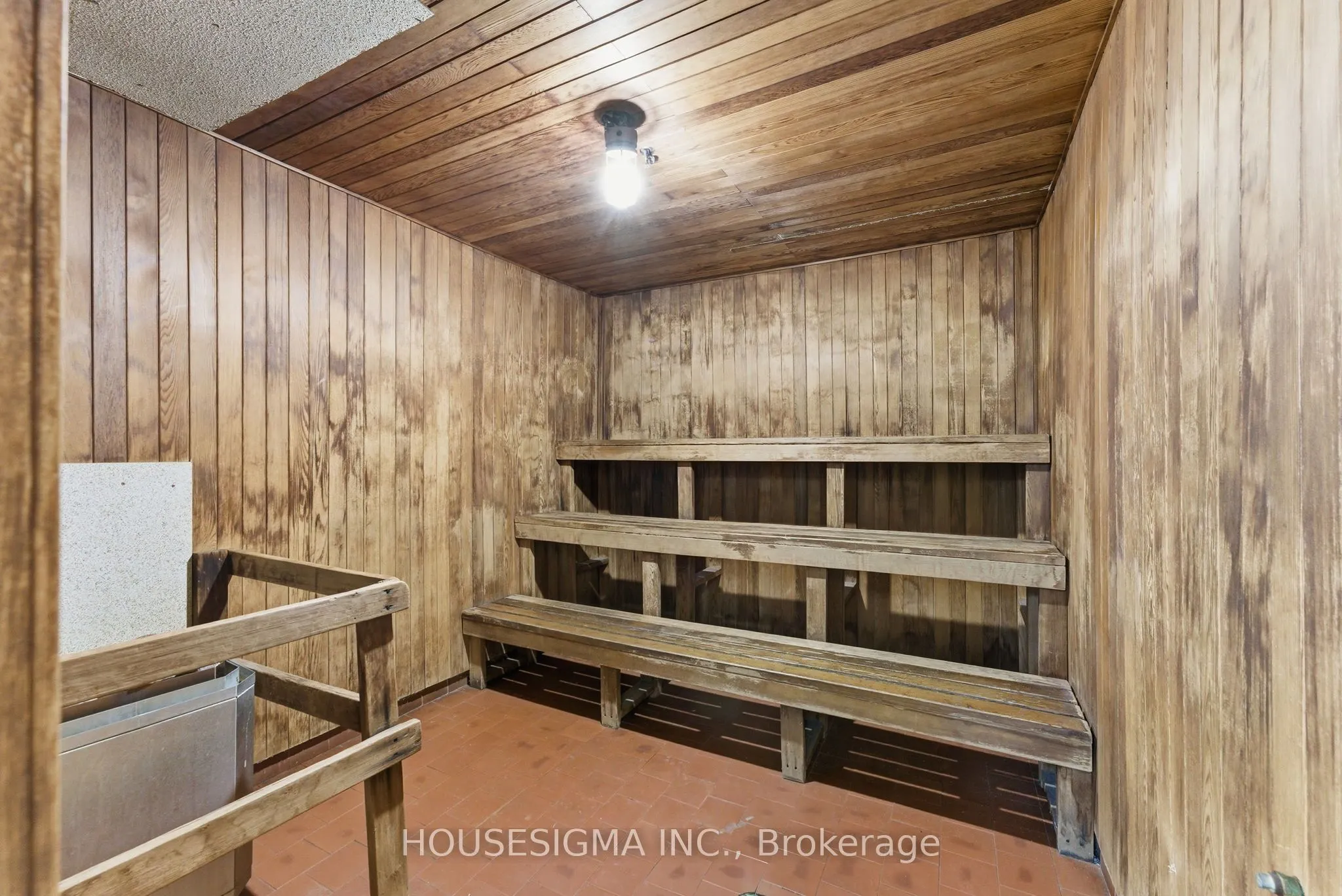 1535 Lakeshore Road E, #2006