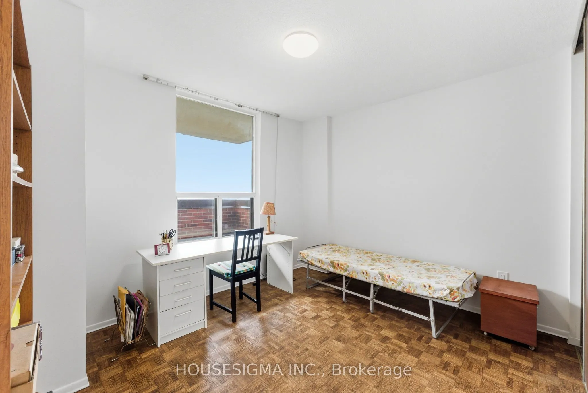 1535 Lakeshore Road E, #2006