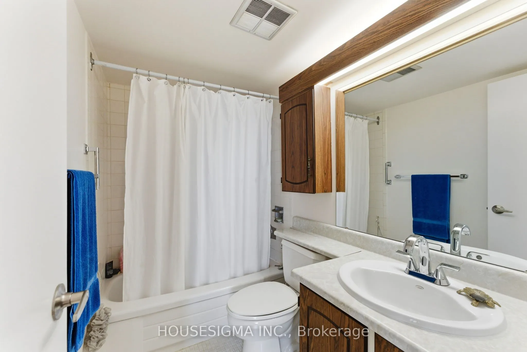 1535 Lakeshore Road E, #2006