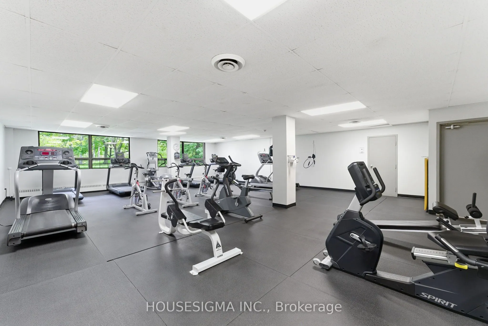 1535 Lakeshore Road E, #2006