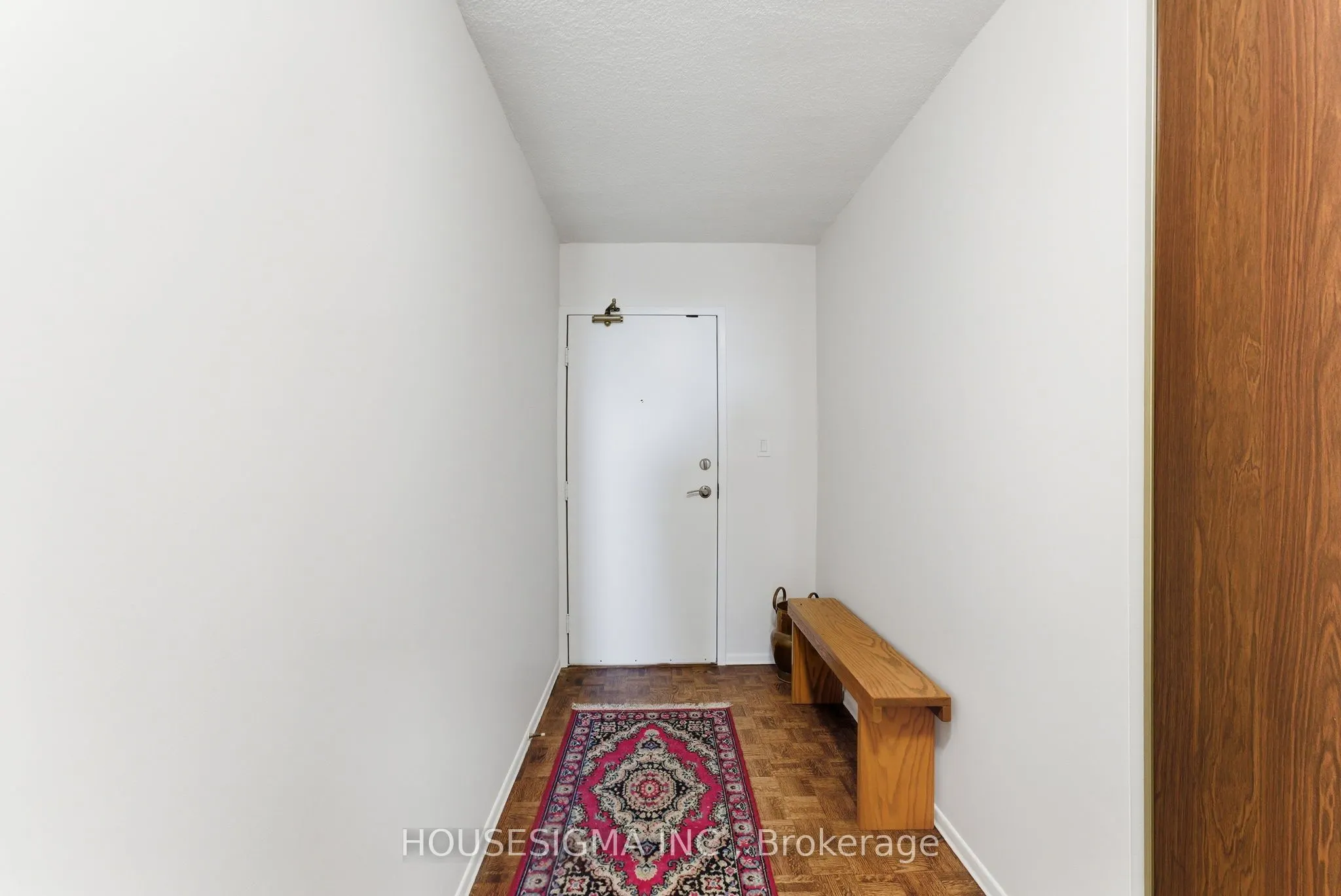 1535 Lakeshore Road E, #2006