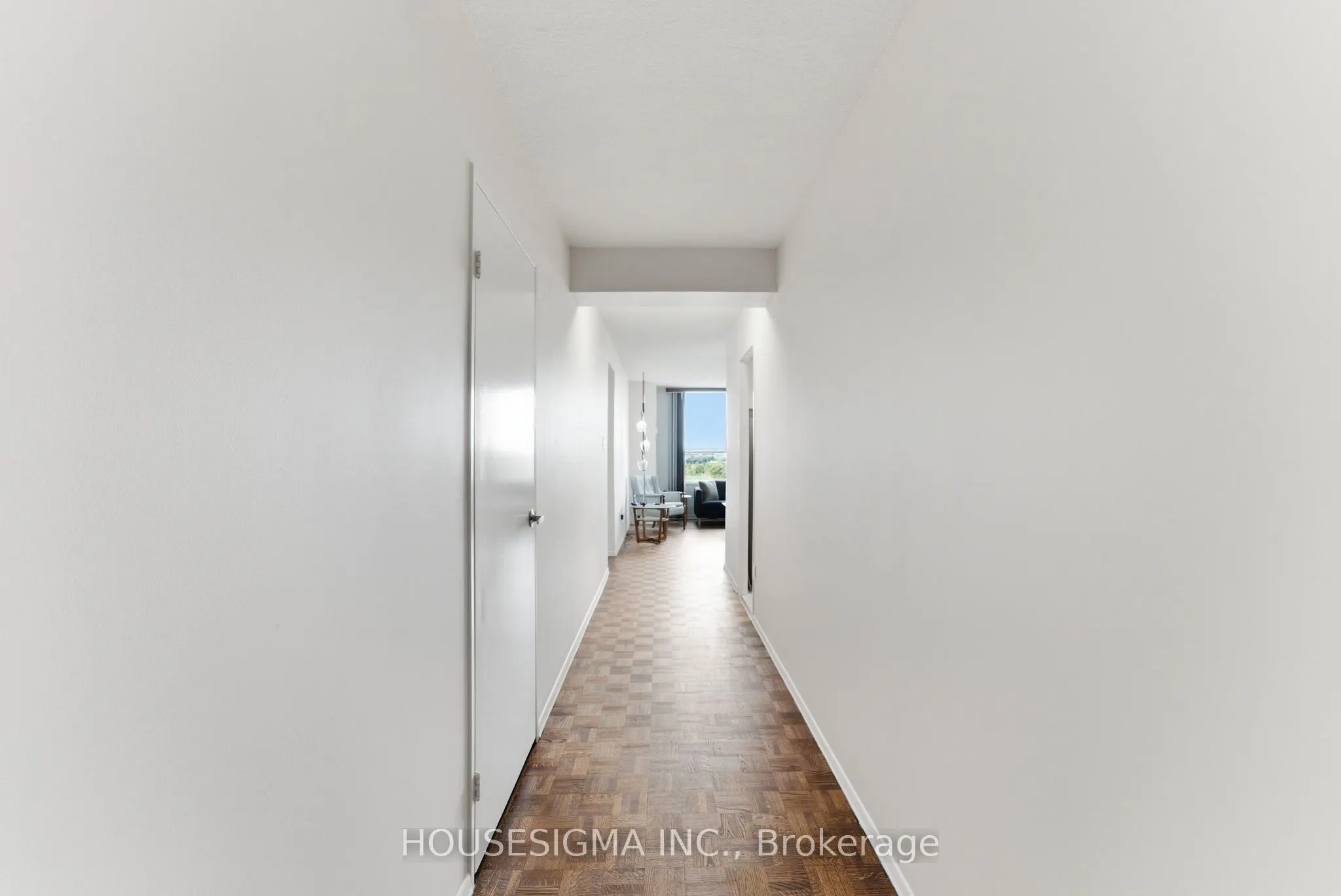 1535 Lakeshore Road E, #2006