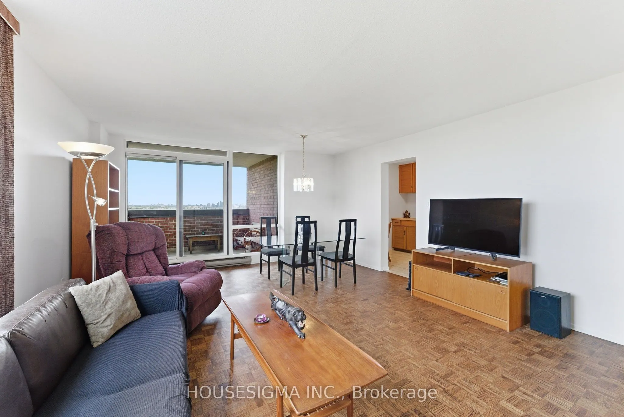 1535 Lakeshore Road E, #2006