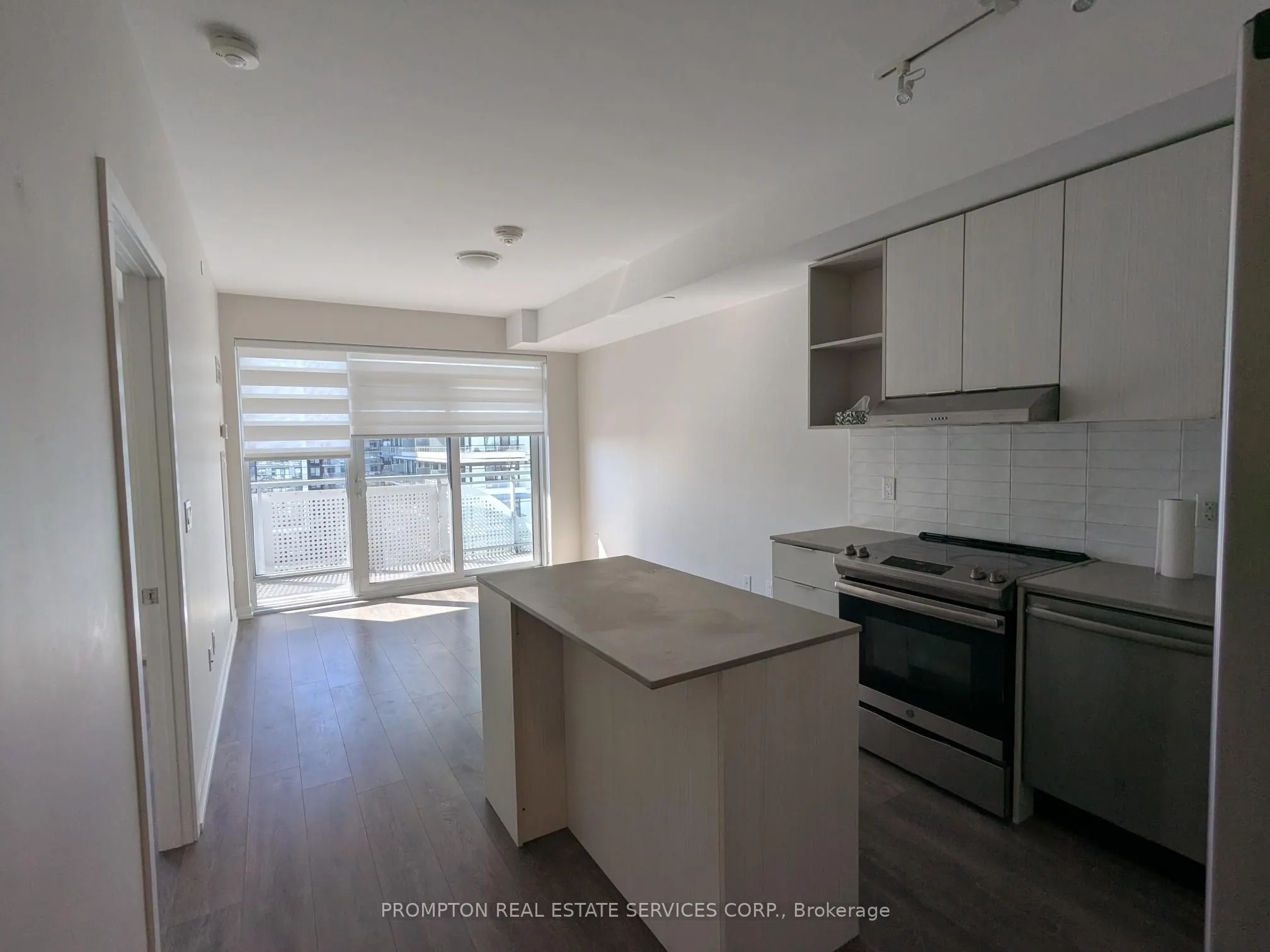 2520 Eglinton Avenue W, #802