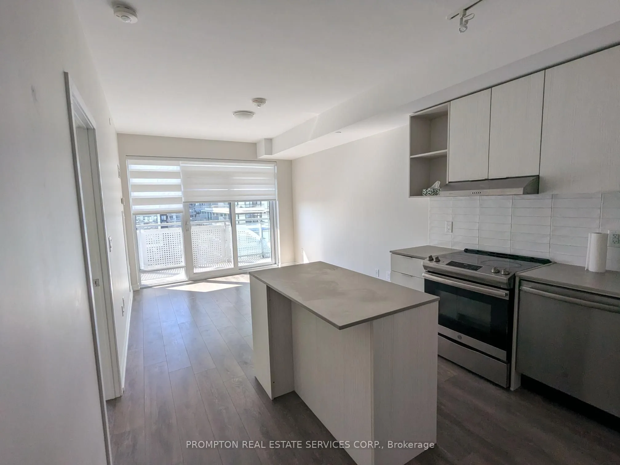 2520 Eglinton Avenue W, #802