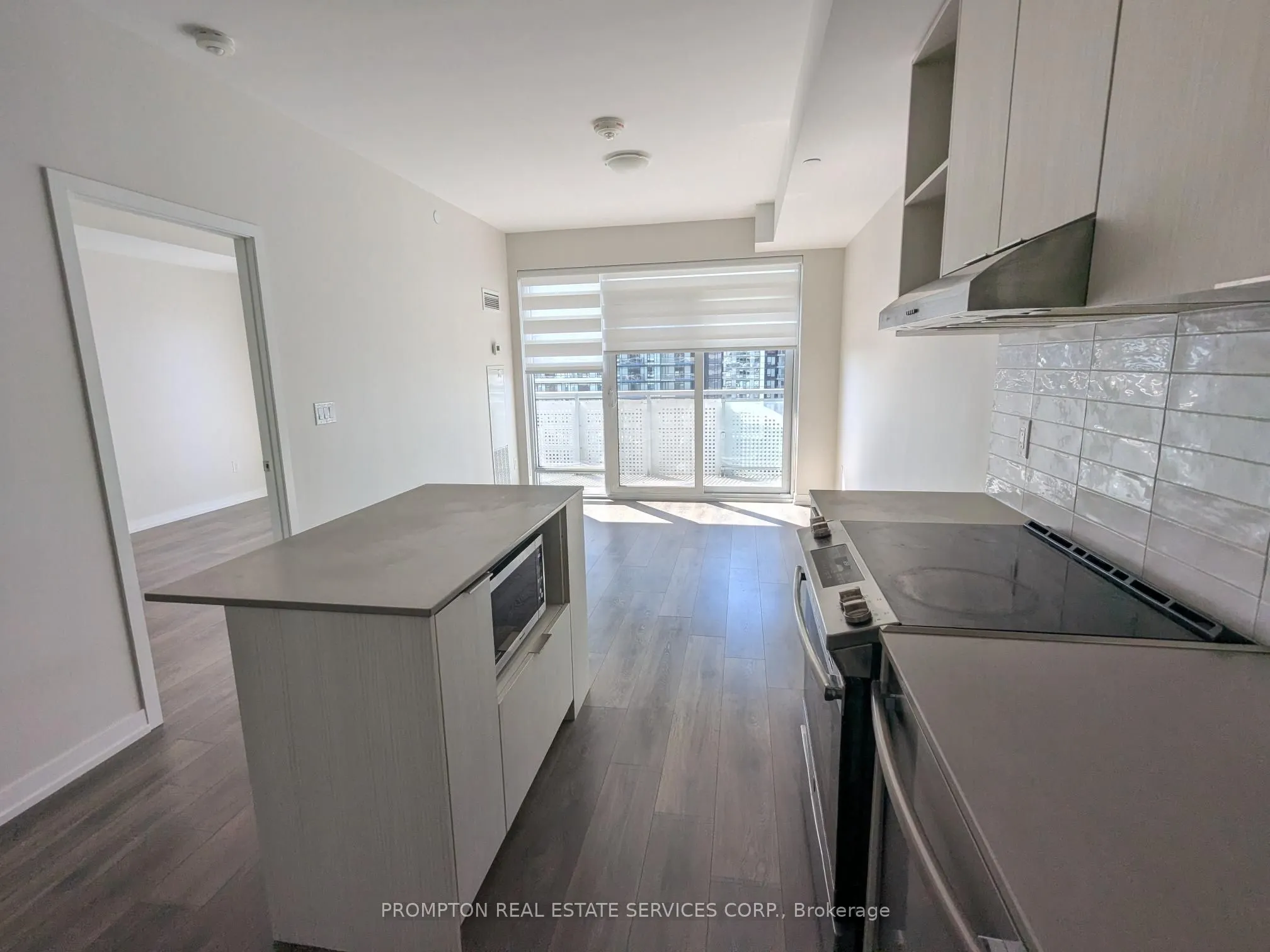 2520 Eglinton Avenue W, #802