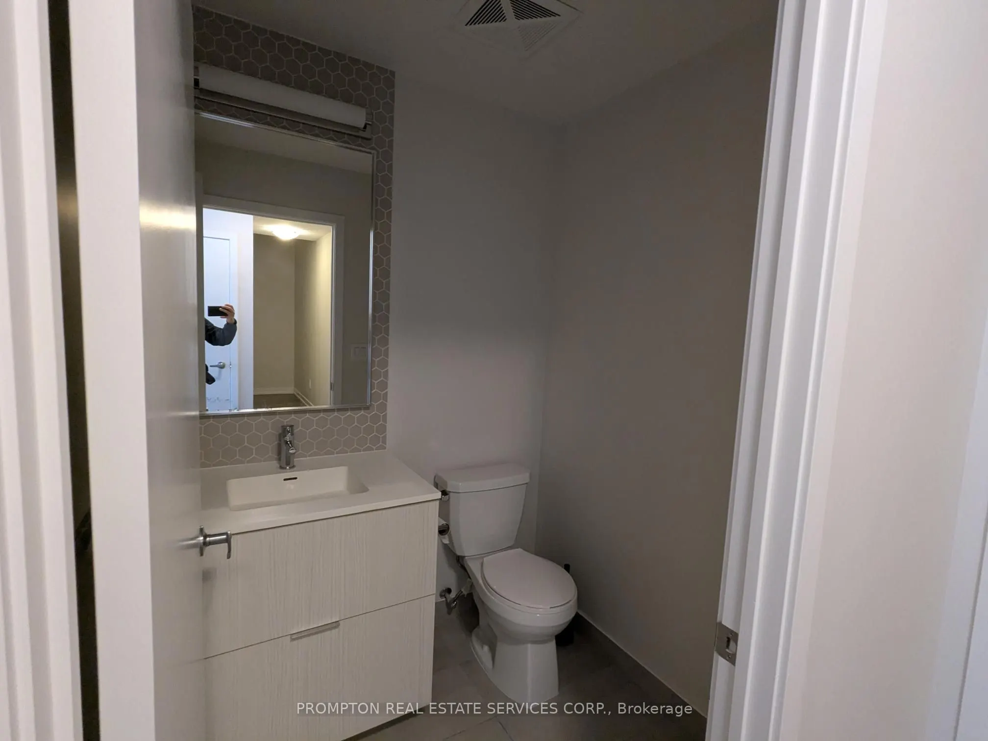 2520 Eglinton Avenue W, #802