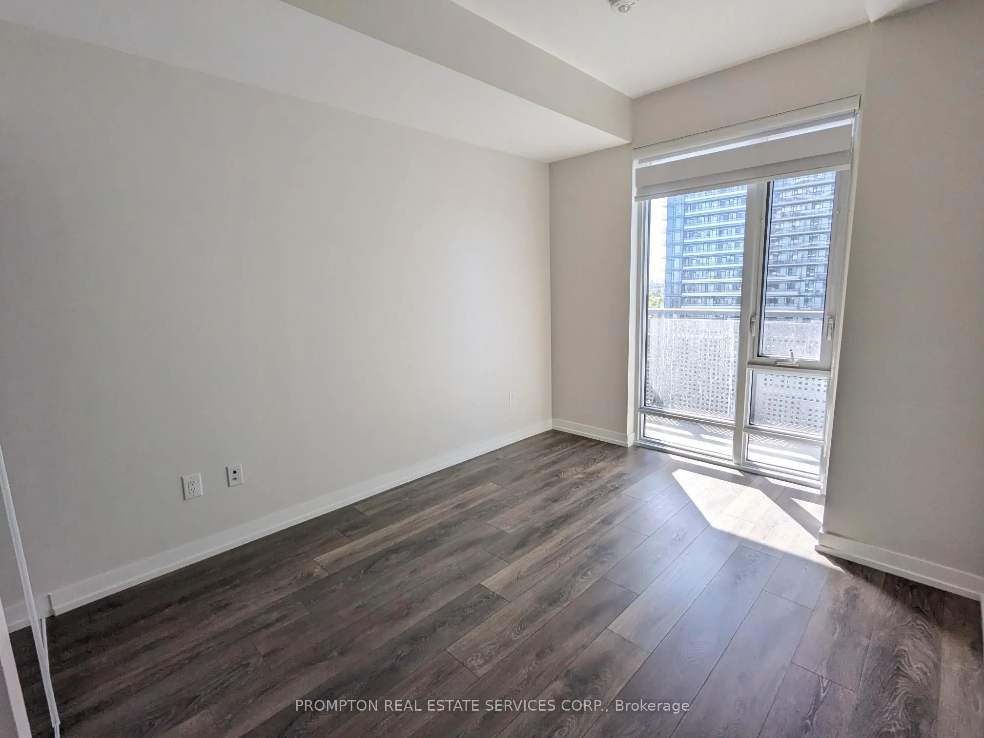 2520 Eglinton Avenue W, #802