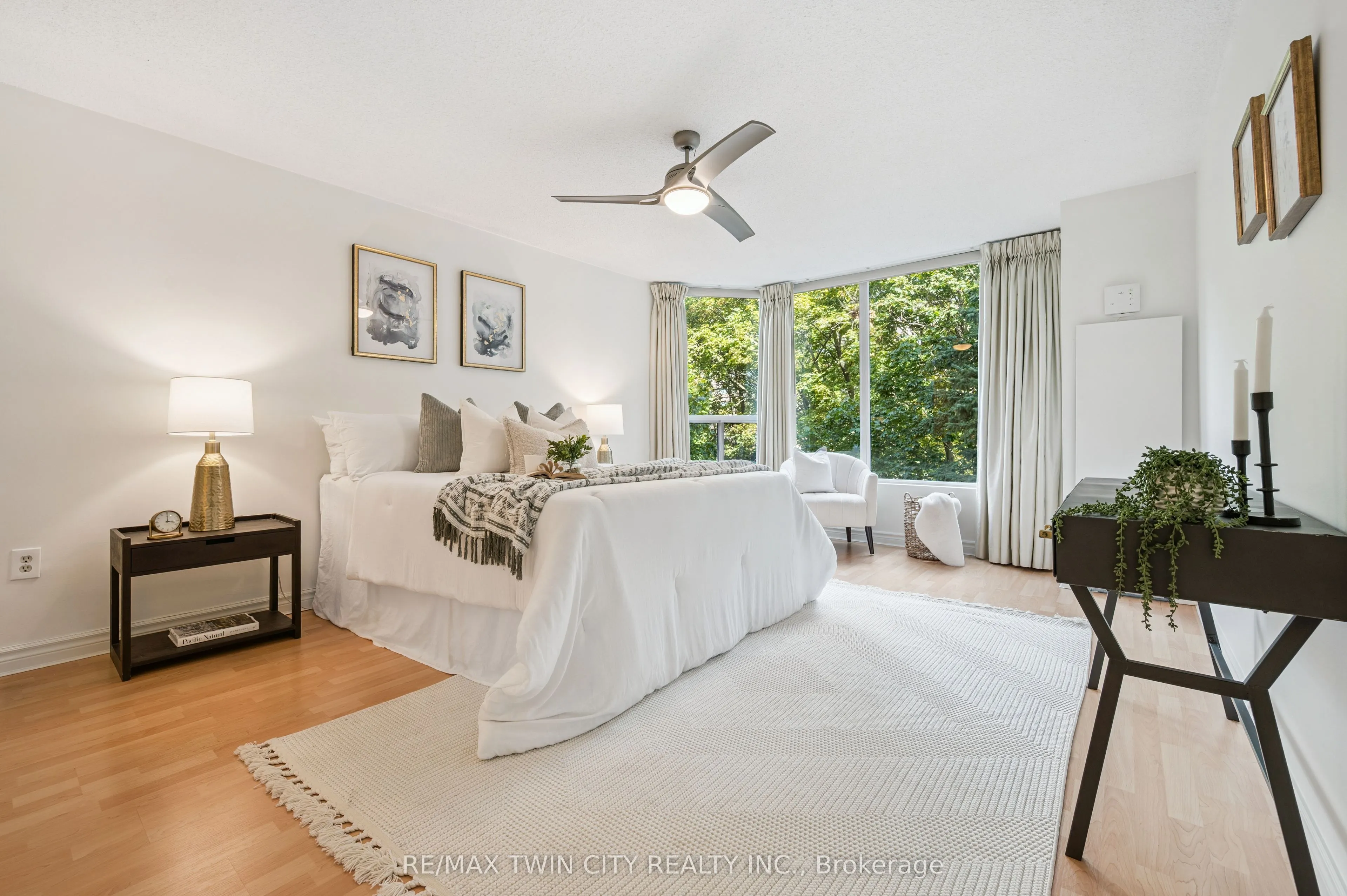 2121 Lakeshore Road, #401