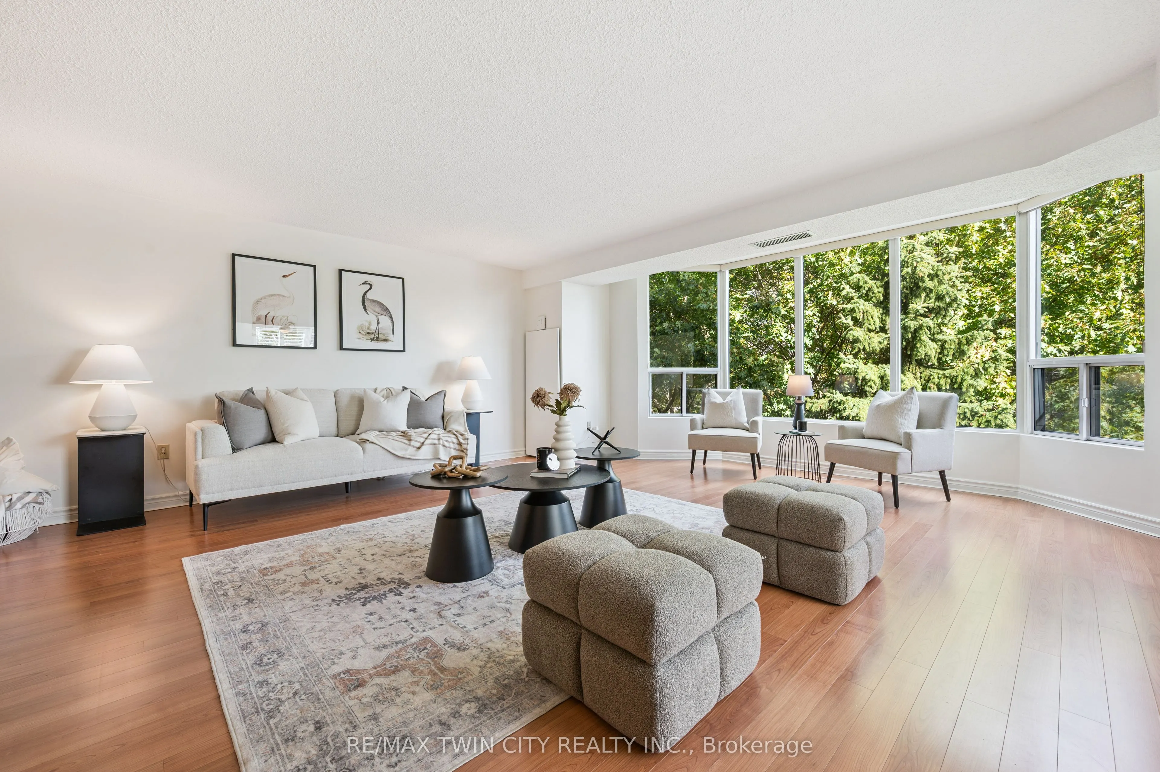 2121 Lakeshore Road, #401