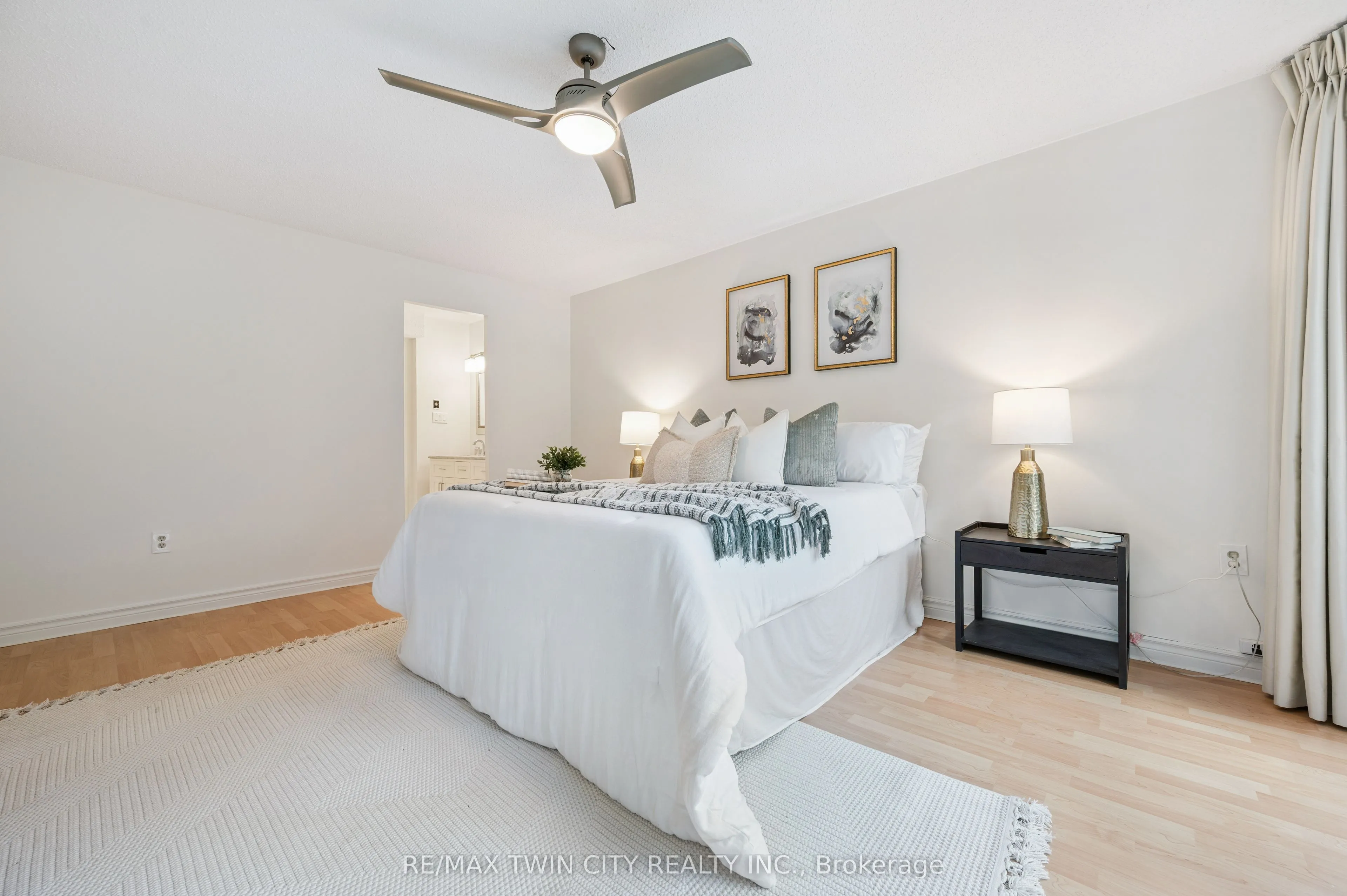 2121 Lakeshore Road, #401
