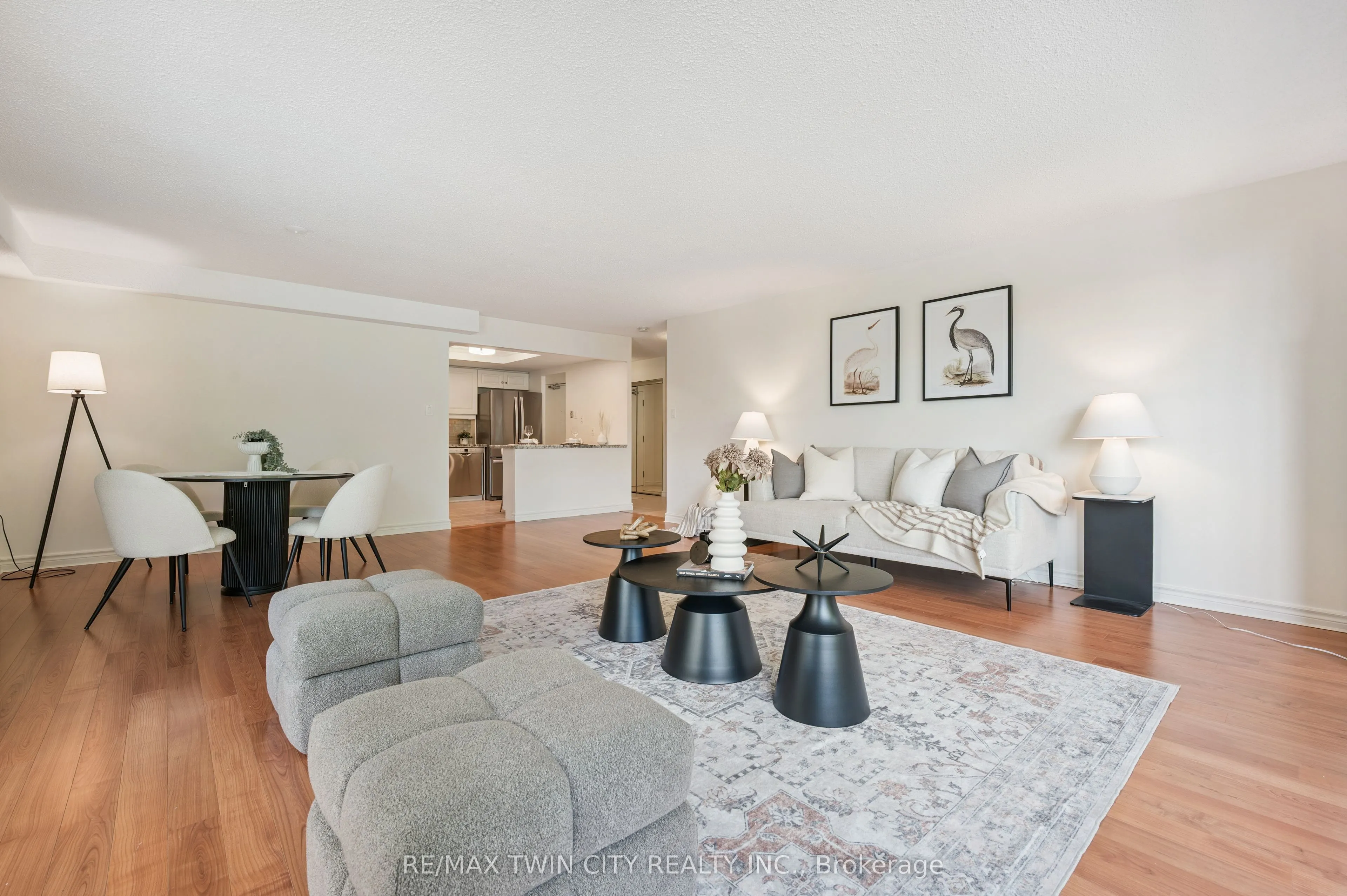 2121 Lakeshore Road, #401
