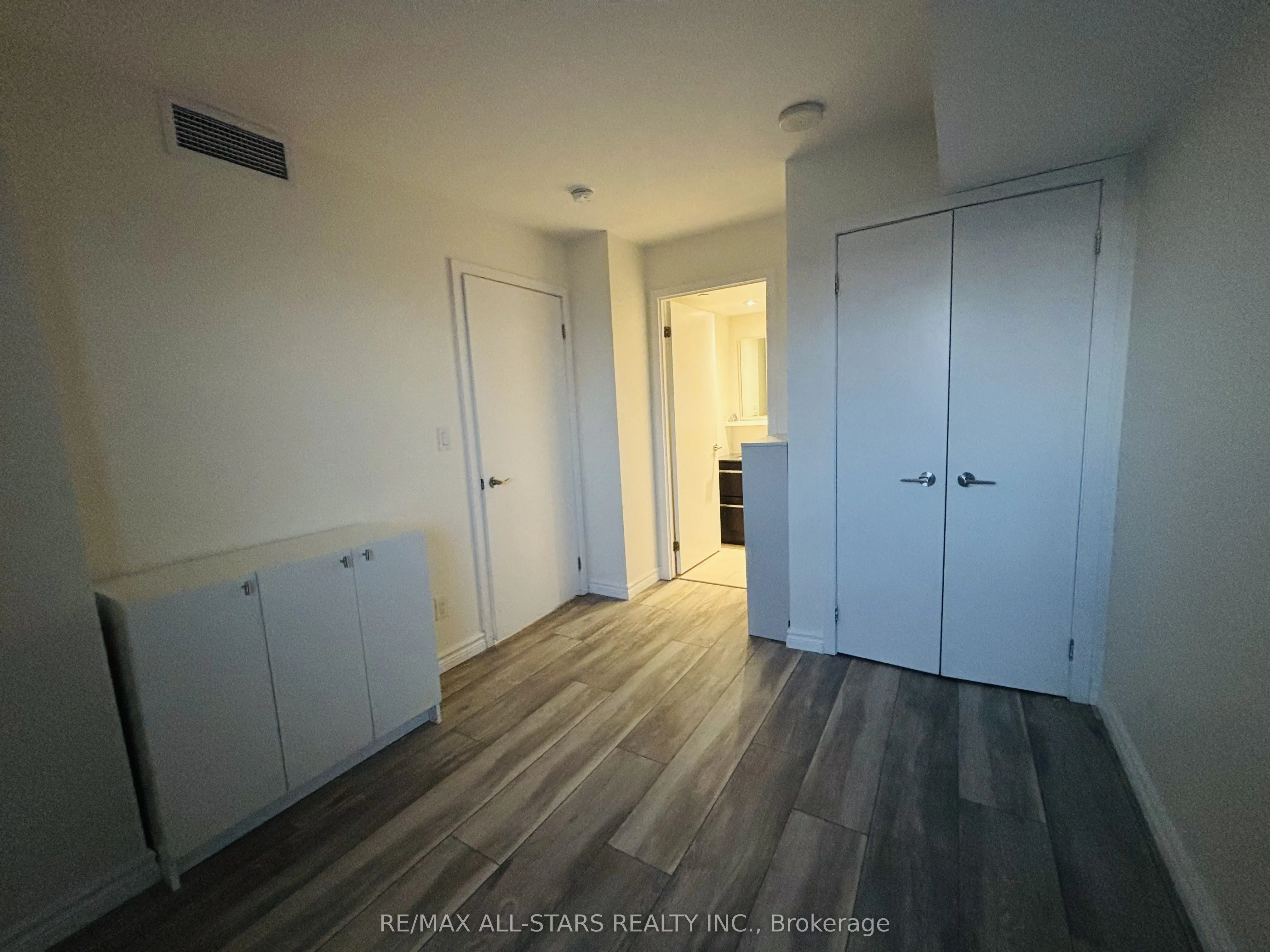 160 Flemington Road, #802